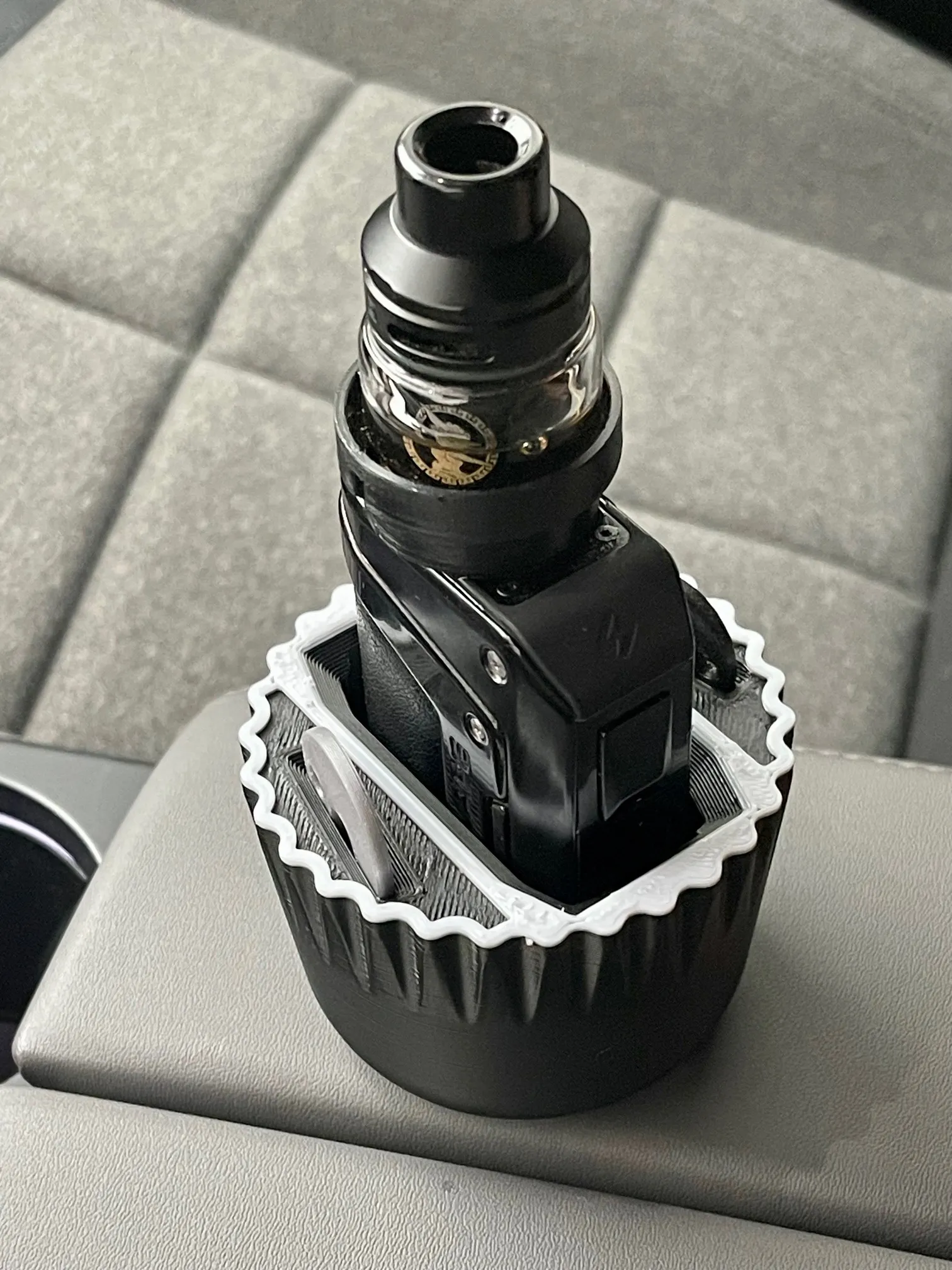 Adapter Geekvape Aegis Legend 2 cho giá đỡ xe hơi