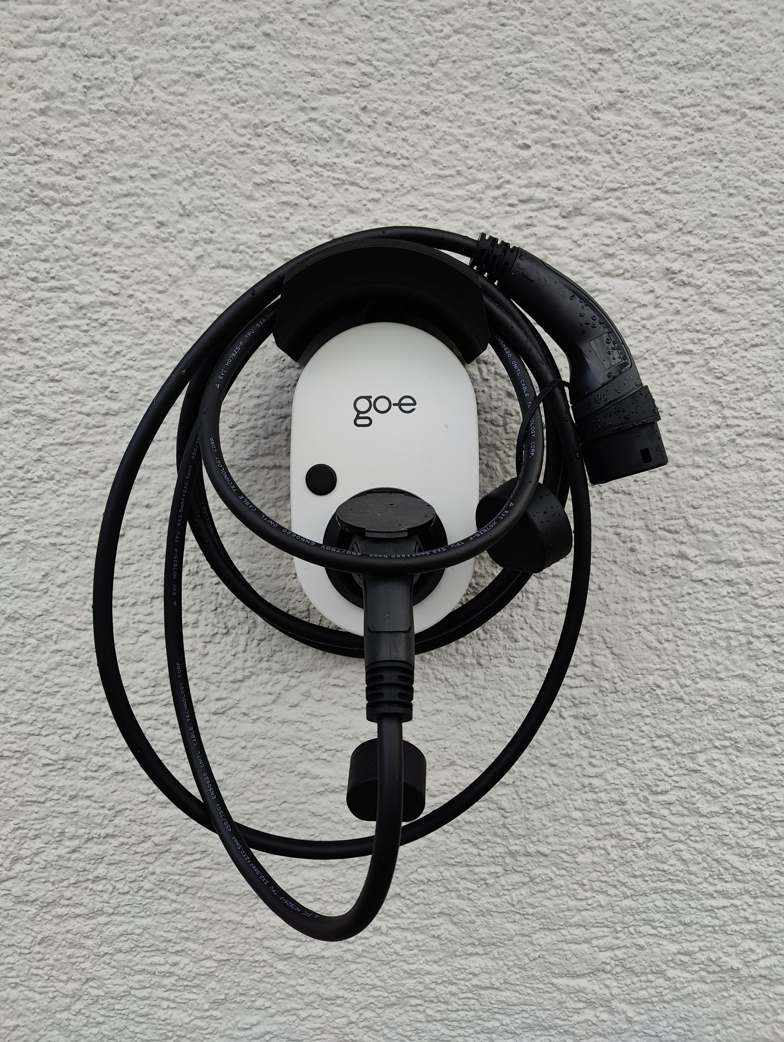 Giá đỡ cáp sạc gắn tường cho go-e Charger Gemini
