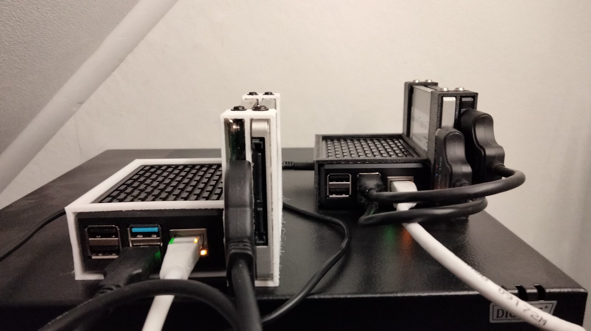 Vỏ SSD cho Raspberry Pi 4 với 1, 2 & 4 khe SSD