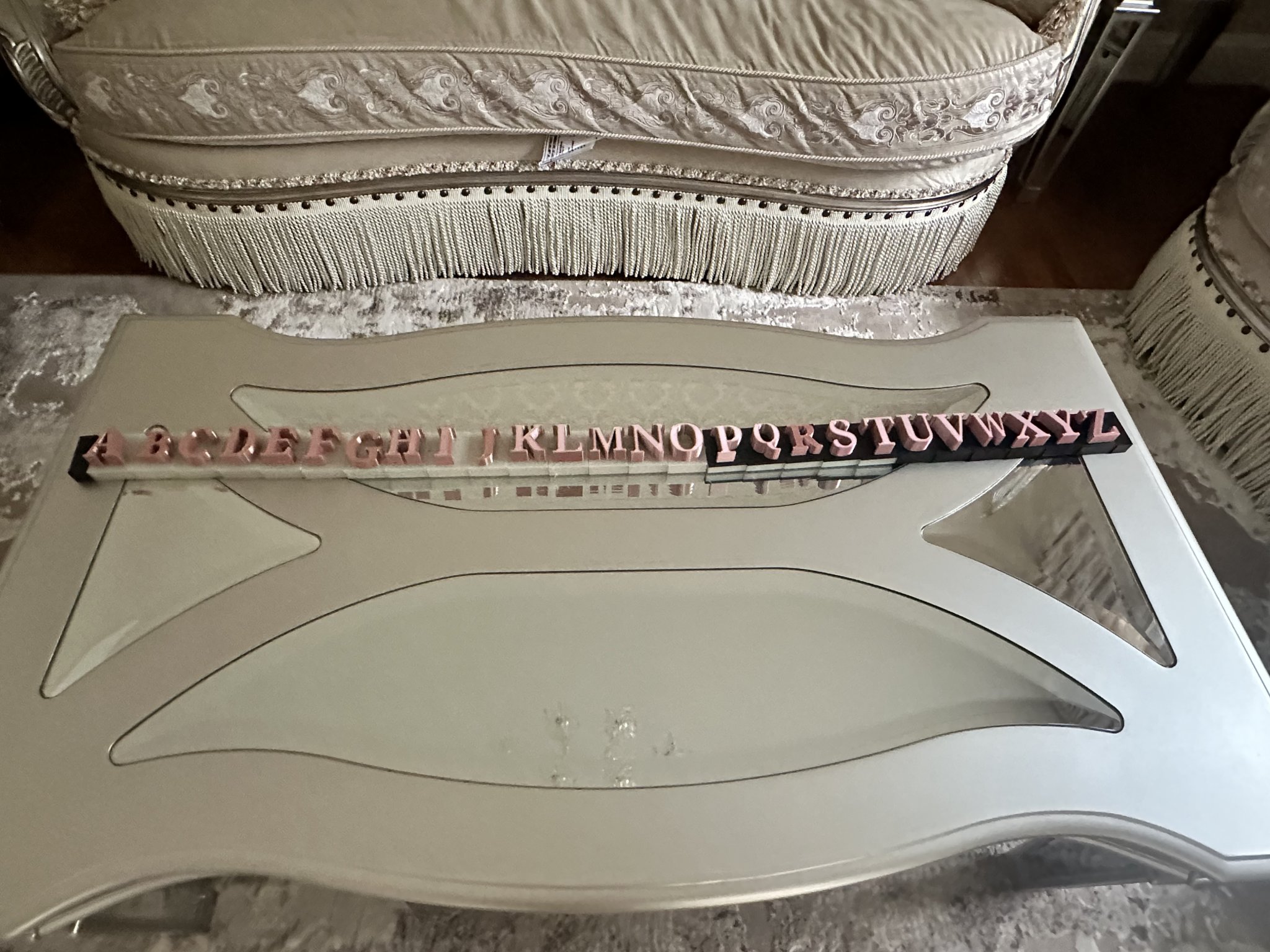 Khối kết nối chữ cái để tạo từ trong in 3D