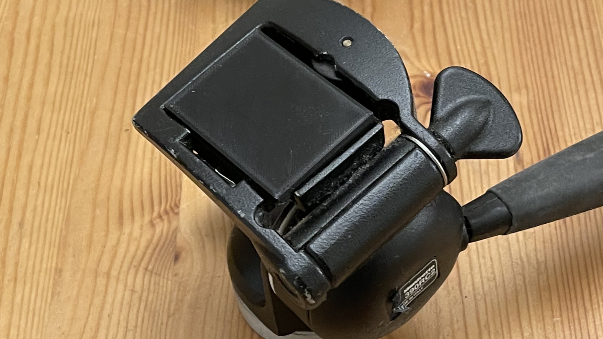 Bảng gắn nhanh tương thích 200PL cho chân máy Manfrotto