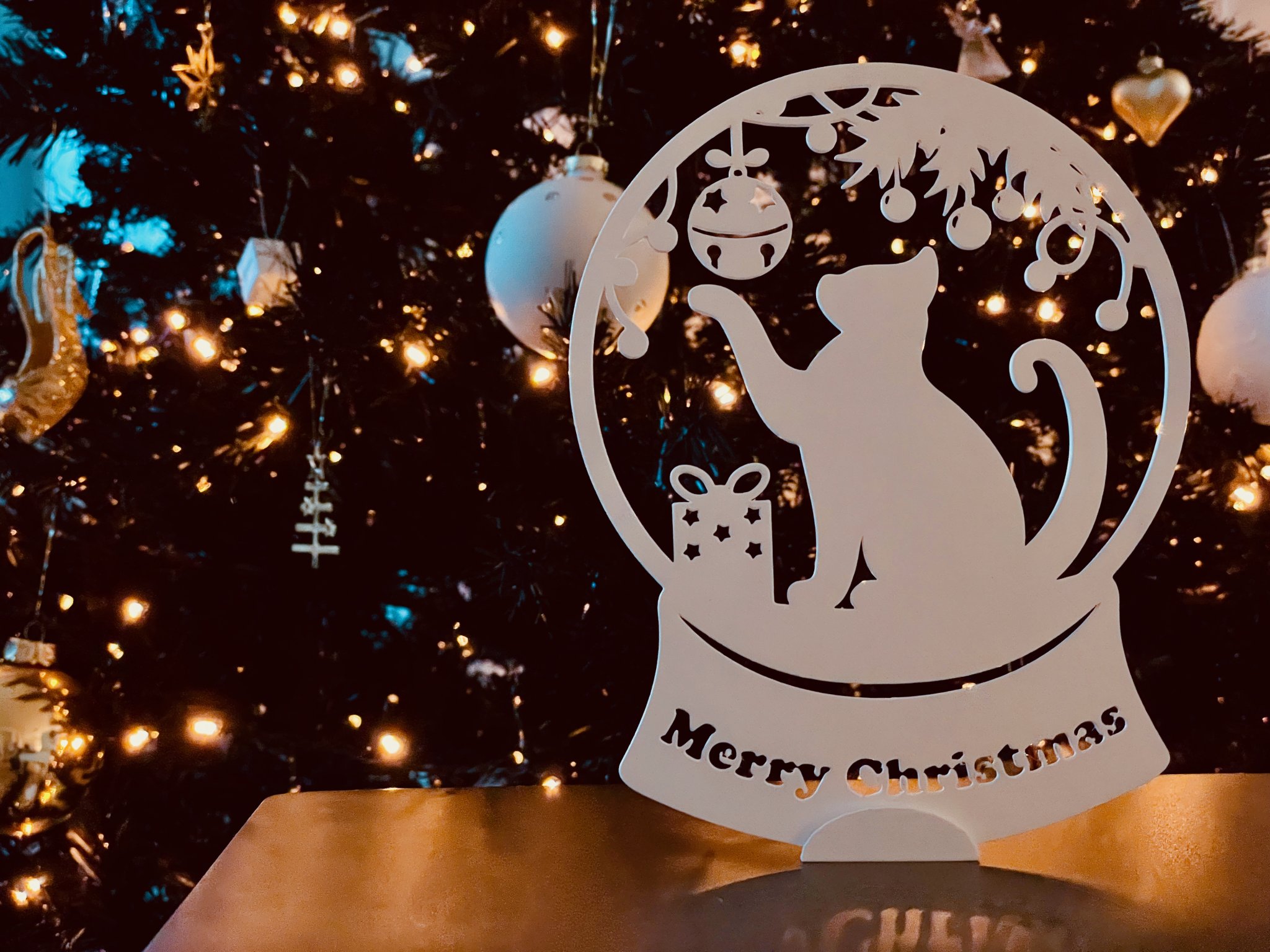 Quả cầu tuyết mèo với đế tùy chỉnh cho trang trí Giáng Sinh