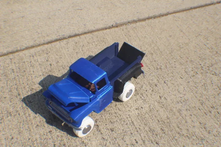 Xe tải Chevy 57 với các bộ phận hoạt động