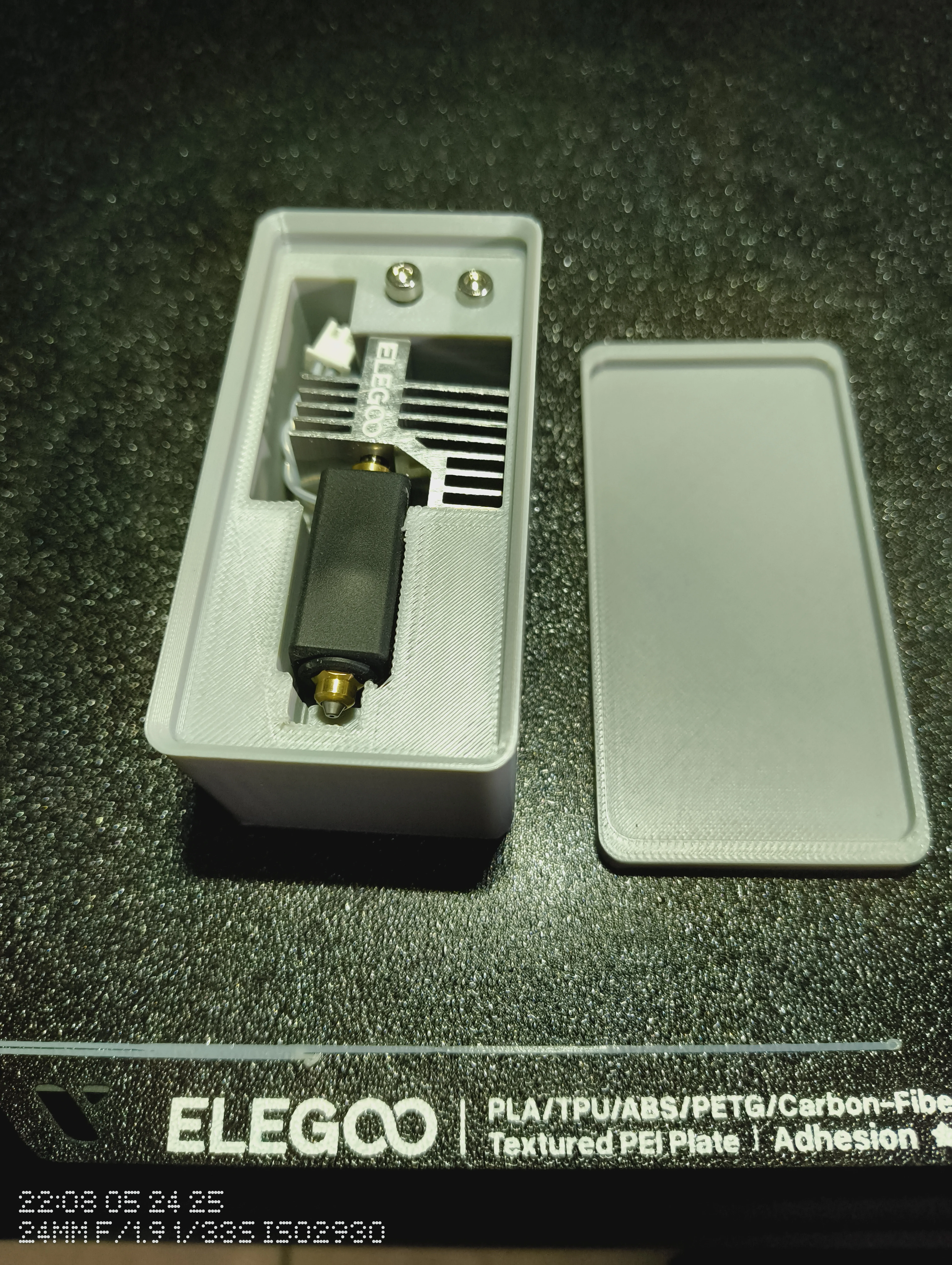 Hộp lưu trữ Hotend Elegoo Centauri Carbon có nắp