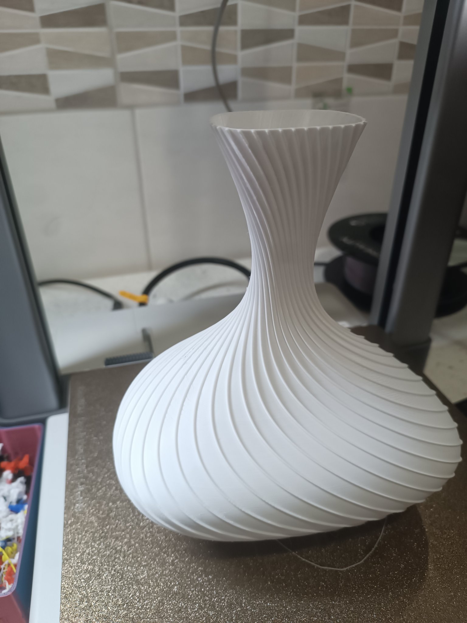 Bình hoa thanh lịch cho trang trí nội thất