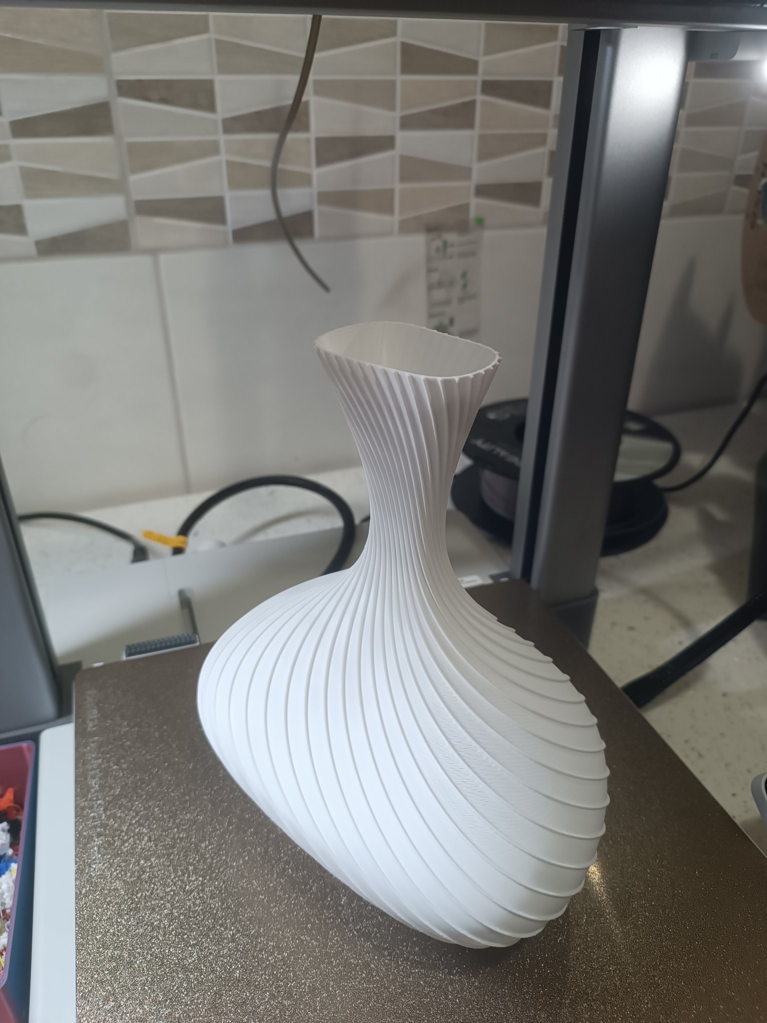 Bình hoa thanh lịch cho trang trí nội thất