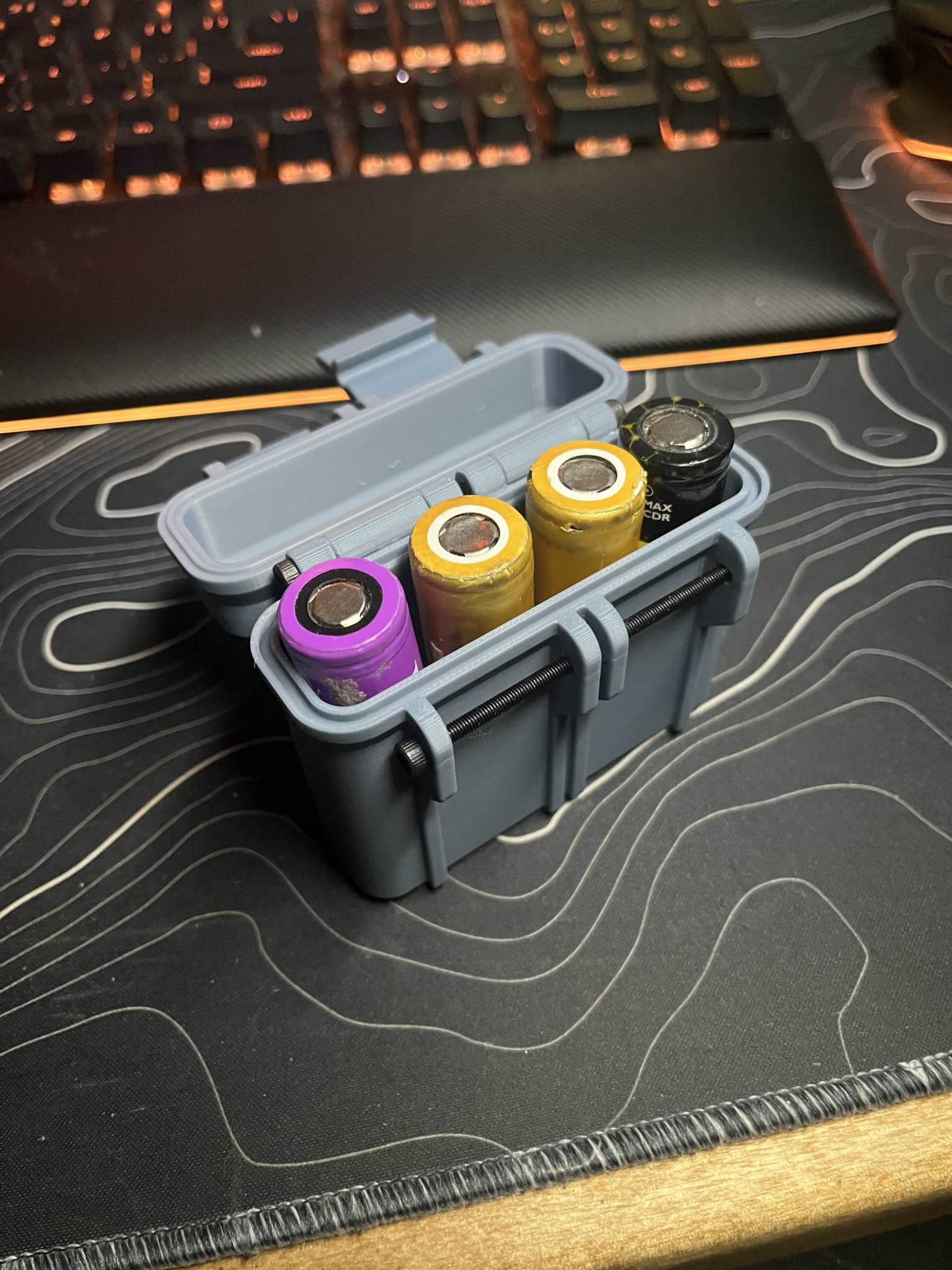 Vỏ pin 18650 chắc chắn cho 4 pin xếp hàng thẳng