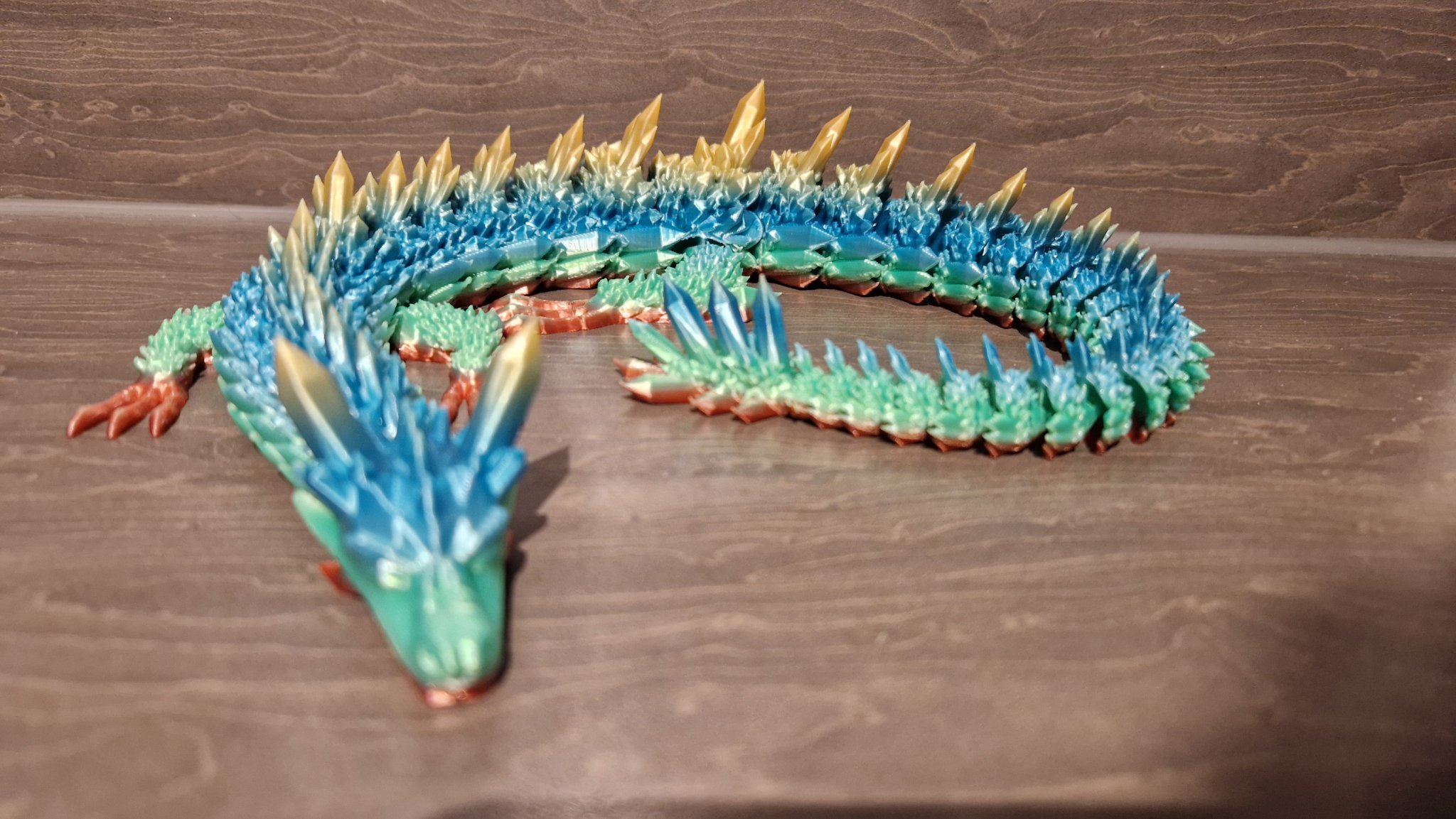 Rồng pha lê khớp nối tinh xảo