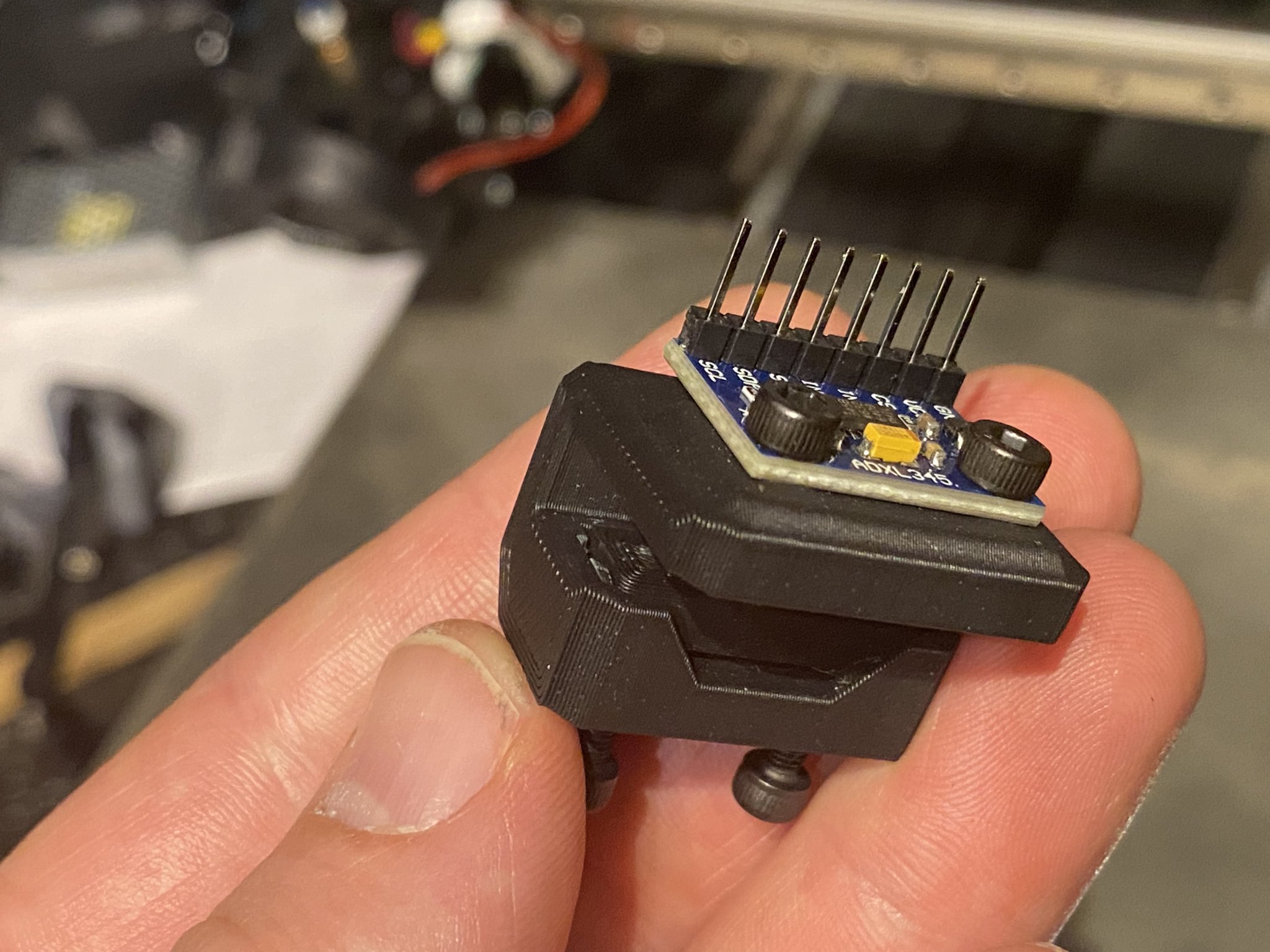 Kẹp gắn ADXL345 cho trục Y máy in 3D không làm hỏng bàn in!