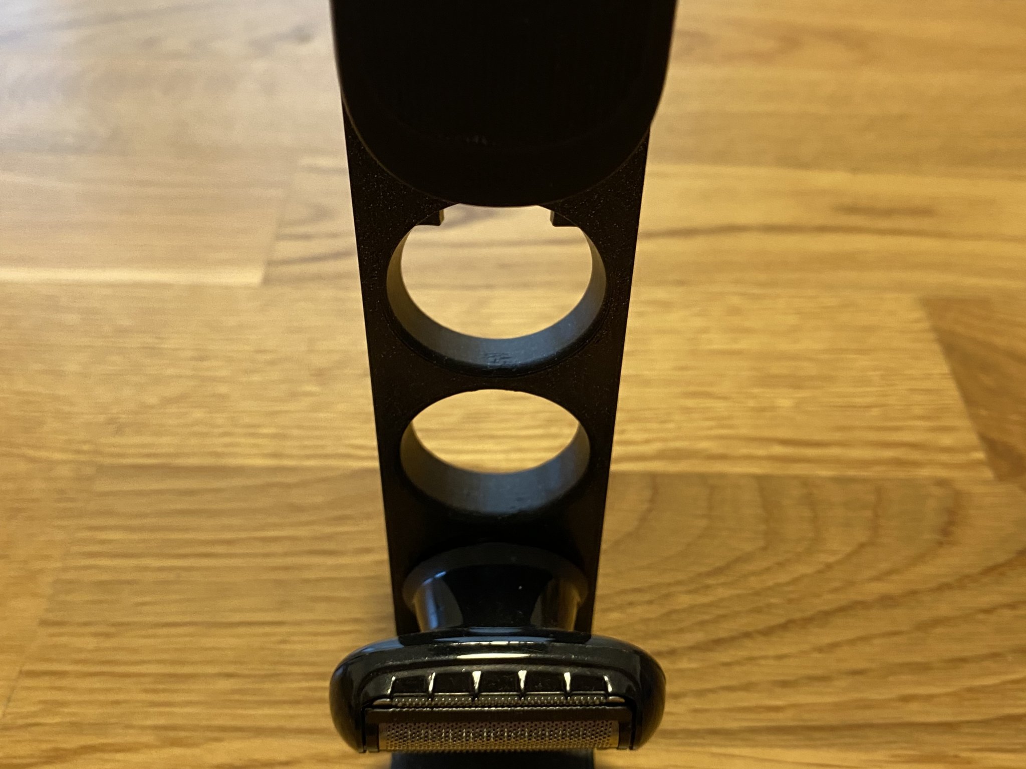 Giá đỡ cho máy cạo râu Braun MKG5544 và phụ kiện