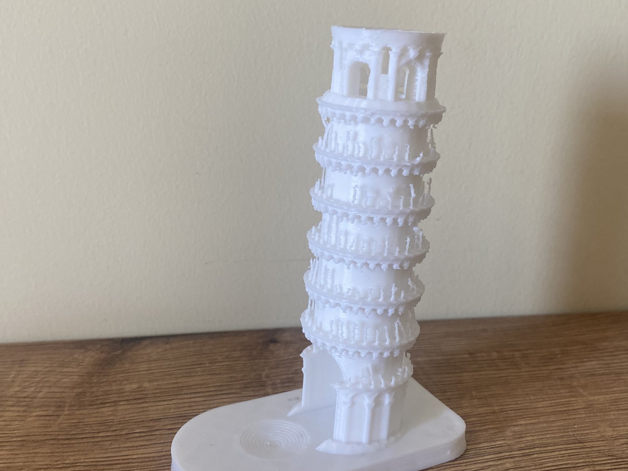 Tháp nghiêng Pisa - Tháp xúc xắc độc đáo