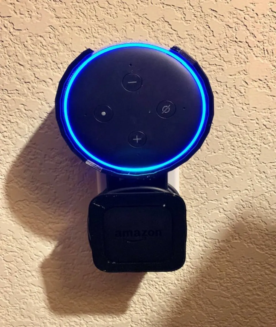 Giá đỡ ổ cắm Echo Dot gọn gàng