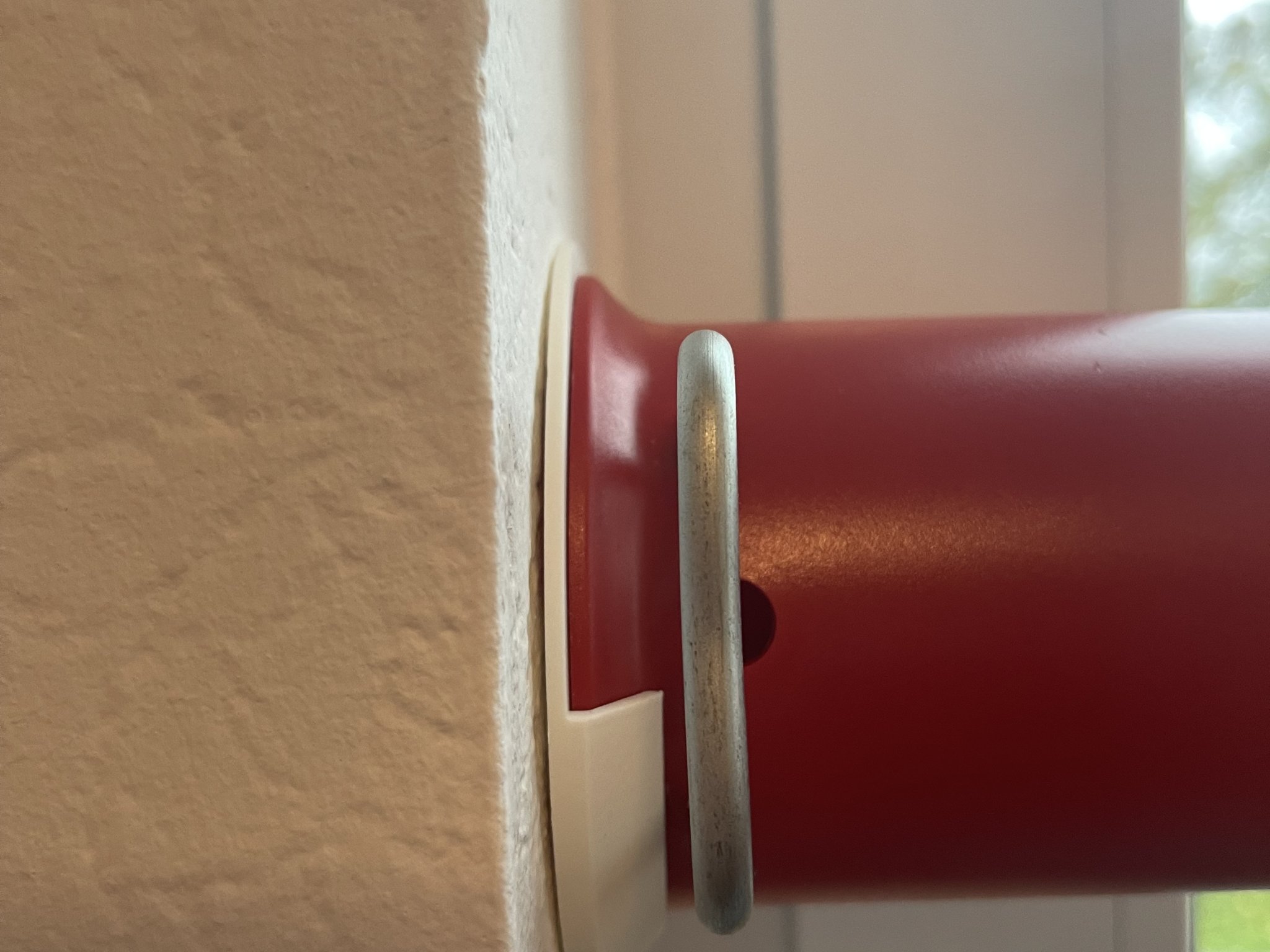 Giá đỡ nắp bình gas treo tường nhỏ gọn