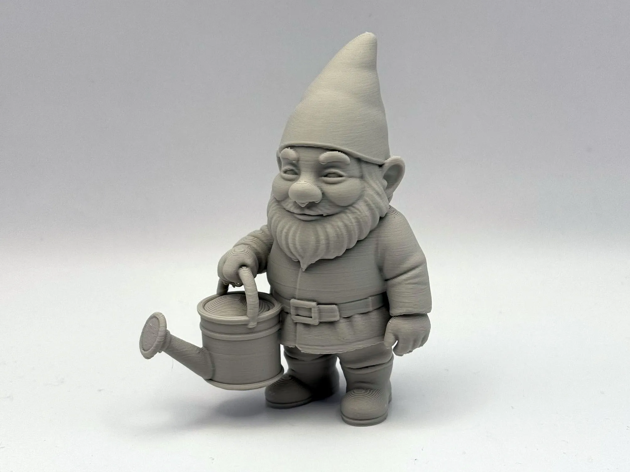 Tượng gnome tưới cây trang trí cho vườn
