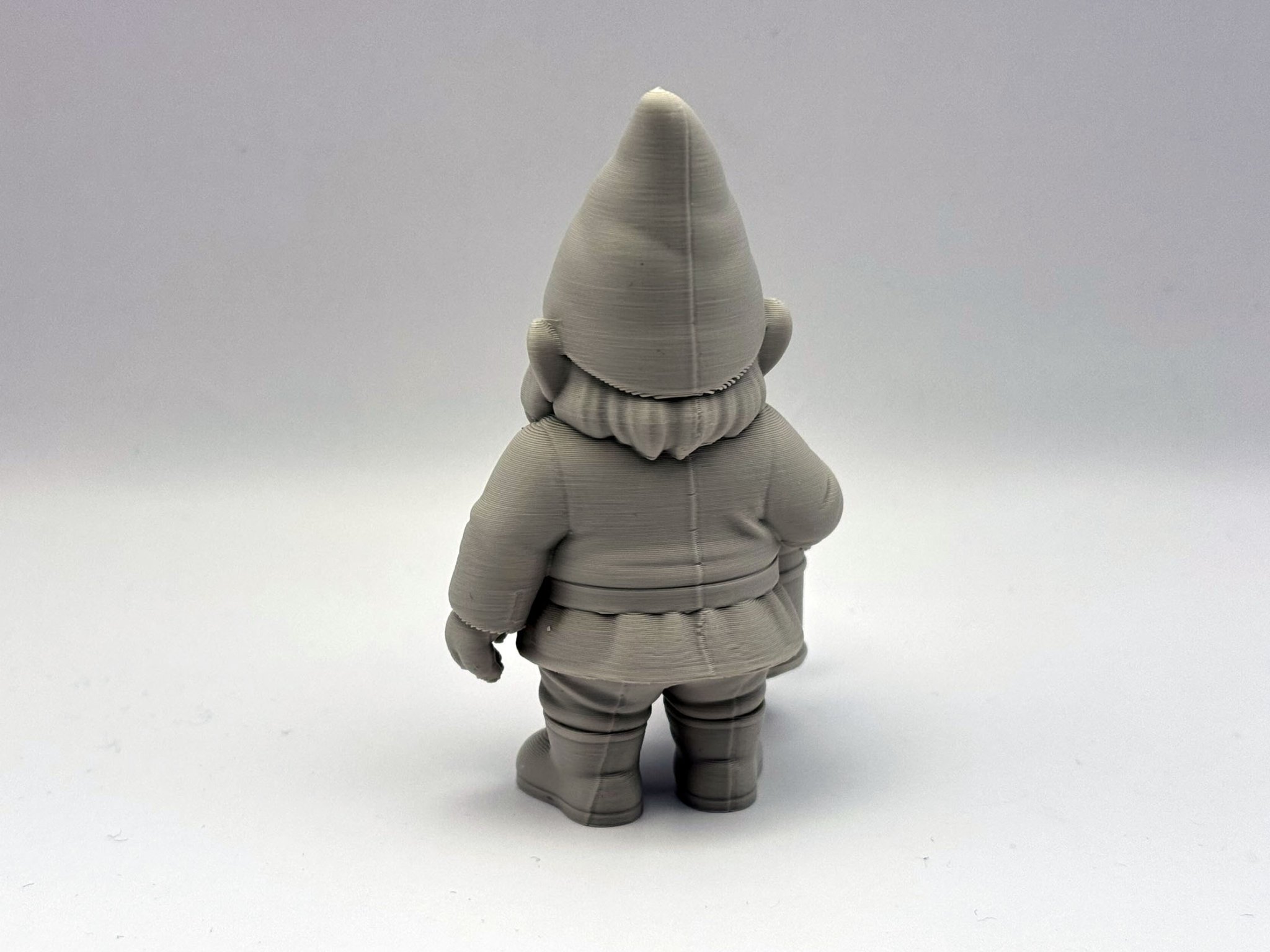 Tượng gnome tưới cây trang trí cho vườn