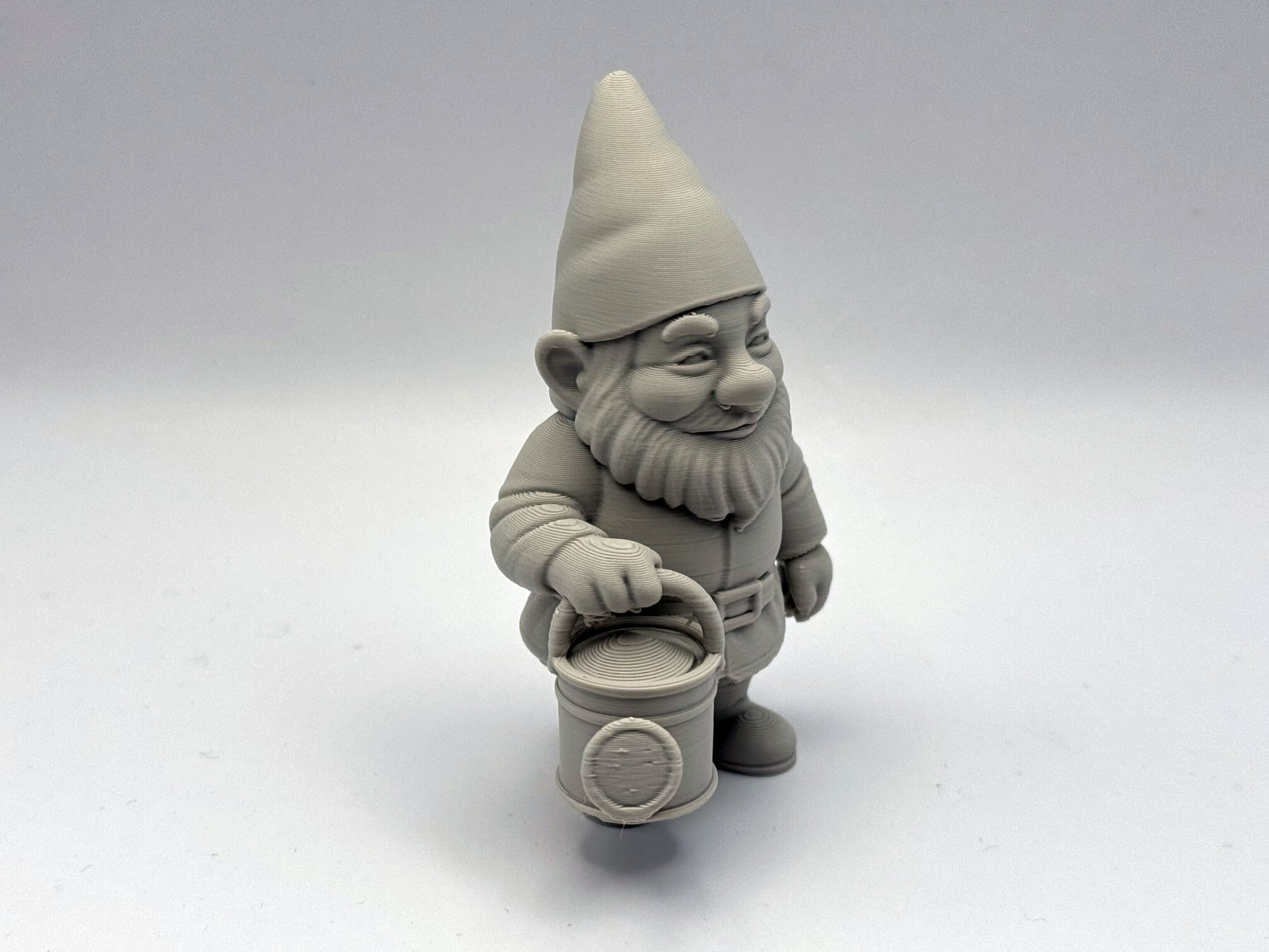 Tượng gnome tưới cây trang trí cho vườn