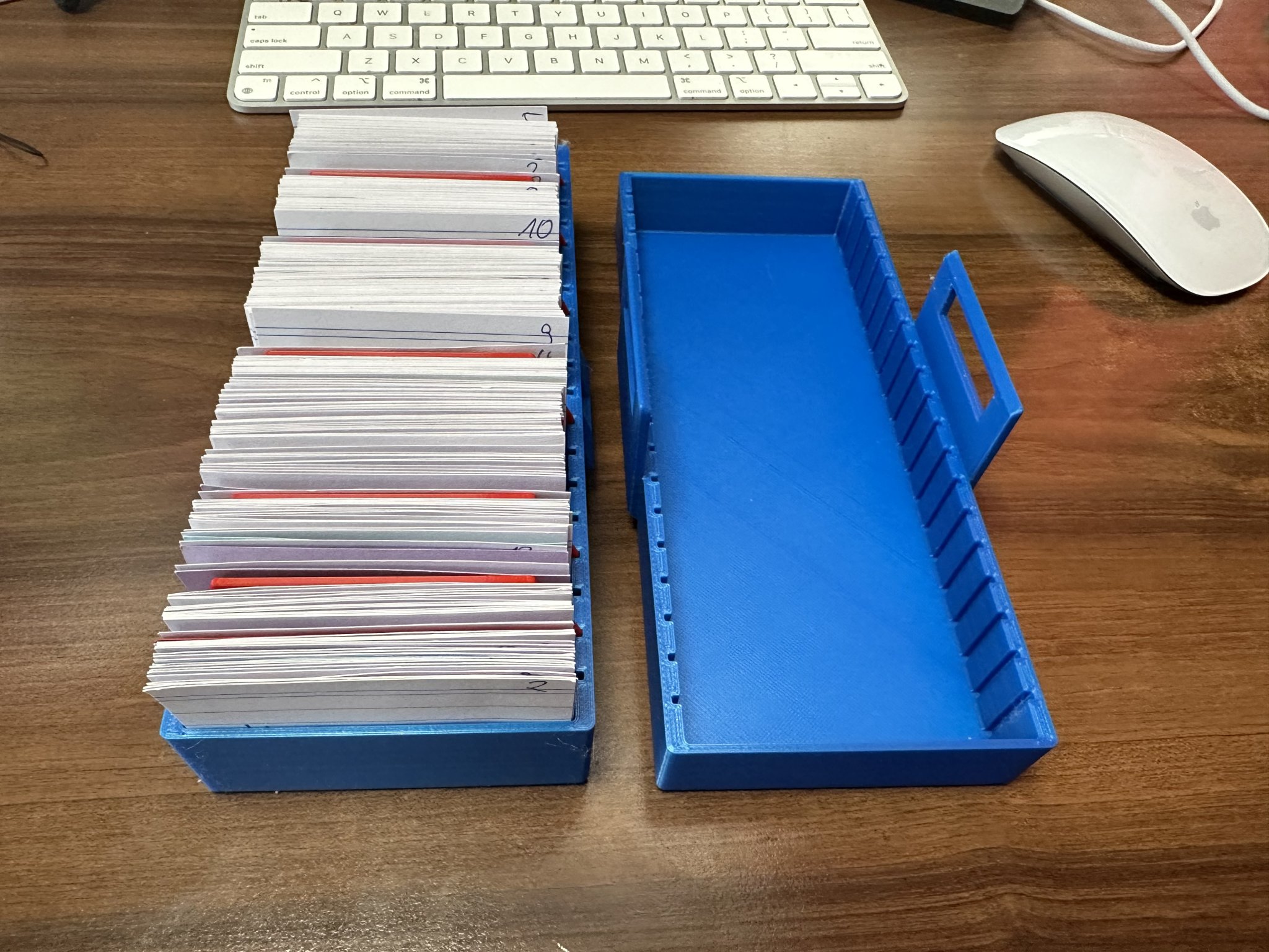 Hộp thẻ chỉ mục V2 (DIN A8) với ngăn chia linh hoạt và nắp đ...