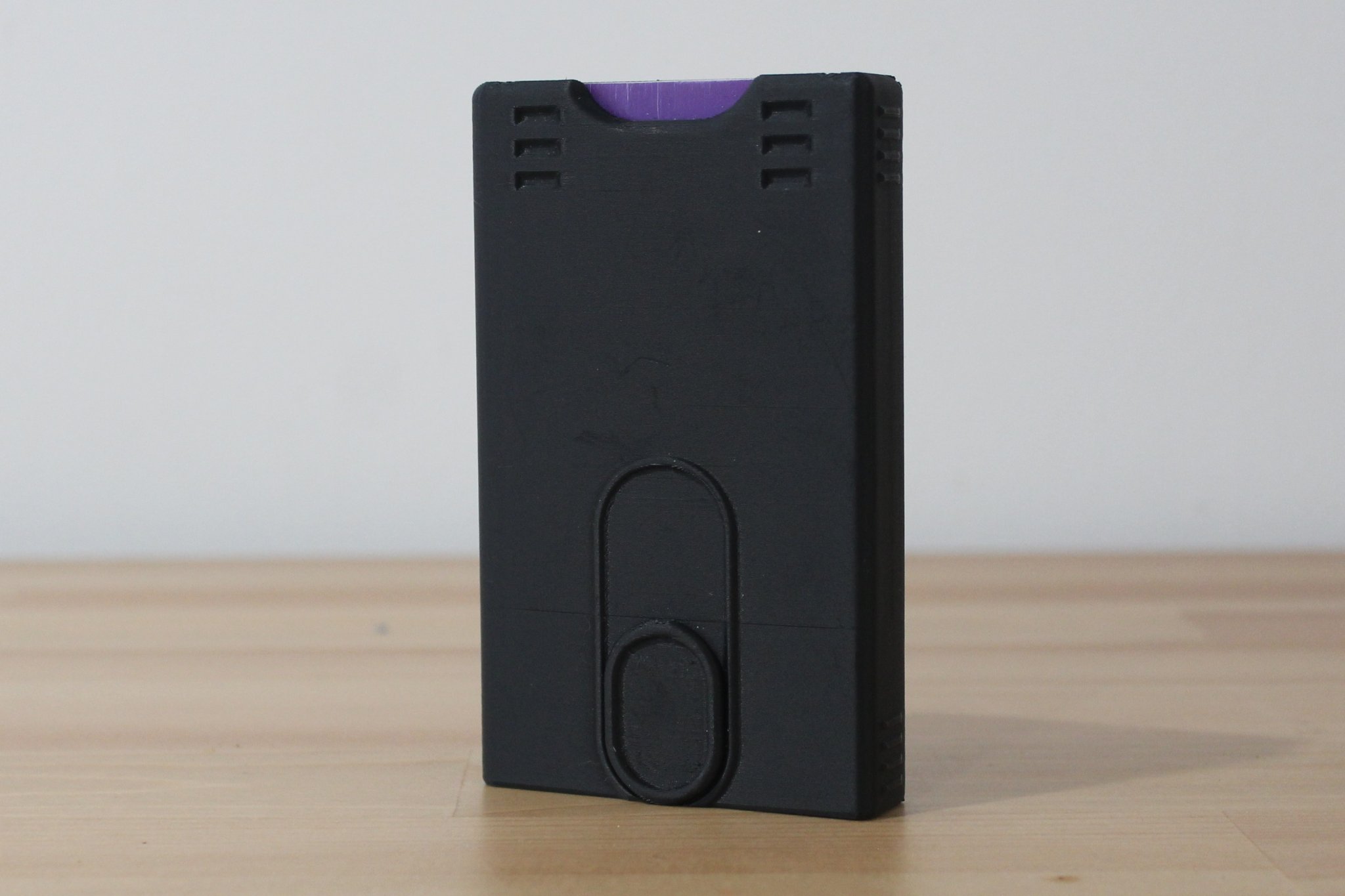 Ví đựng tiền in sẵn thiết kế tinh tế và tiện dụng