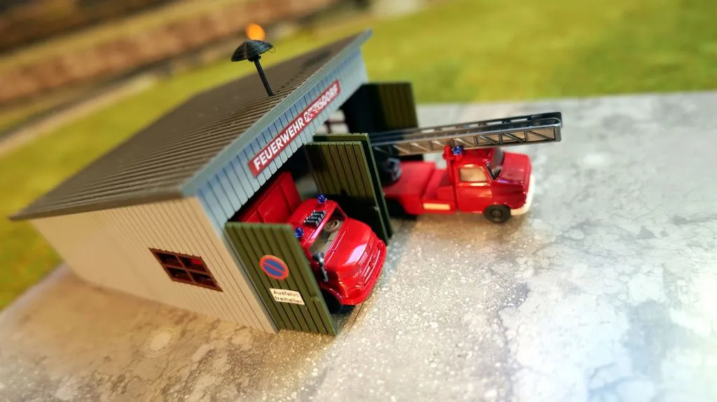 Garage cho xe cứu hỏa cỡ nhỏ đến vừa (H0)