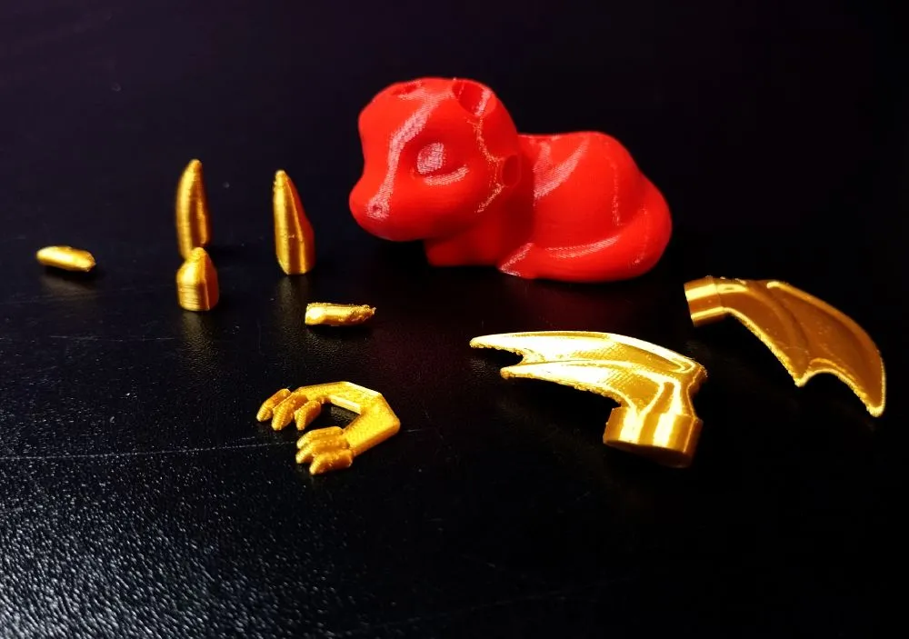 Rồng con dễ thương đang ngủ với hai màu sắc