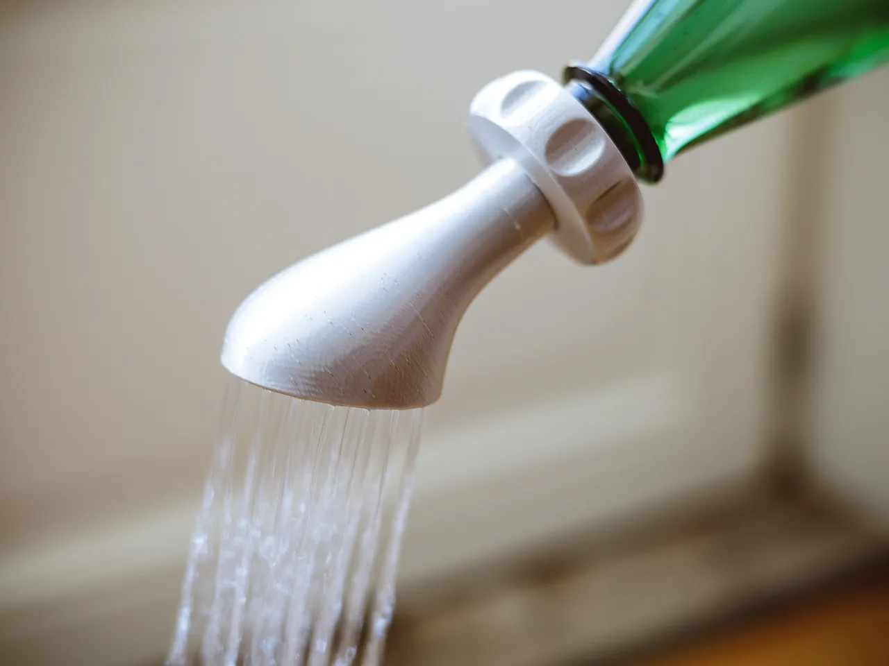 Nắp vòi tưới cho chai PET tiêu chuẩn (ren PCO28)