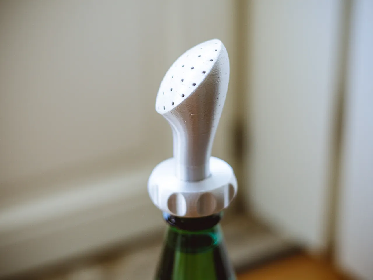 Nắp vòi tưới cho chai PET tiêu chuẩn (ren PCO28)