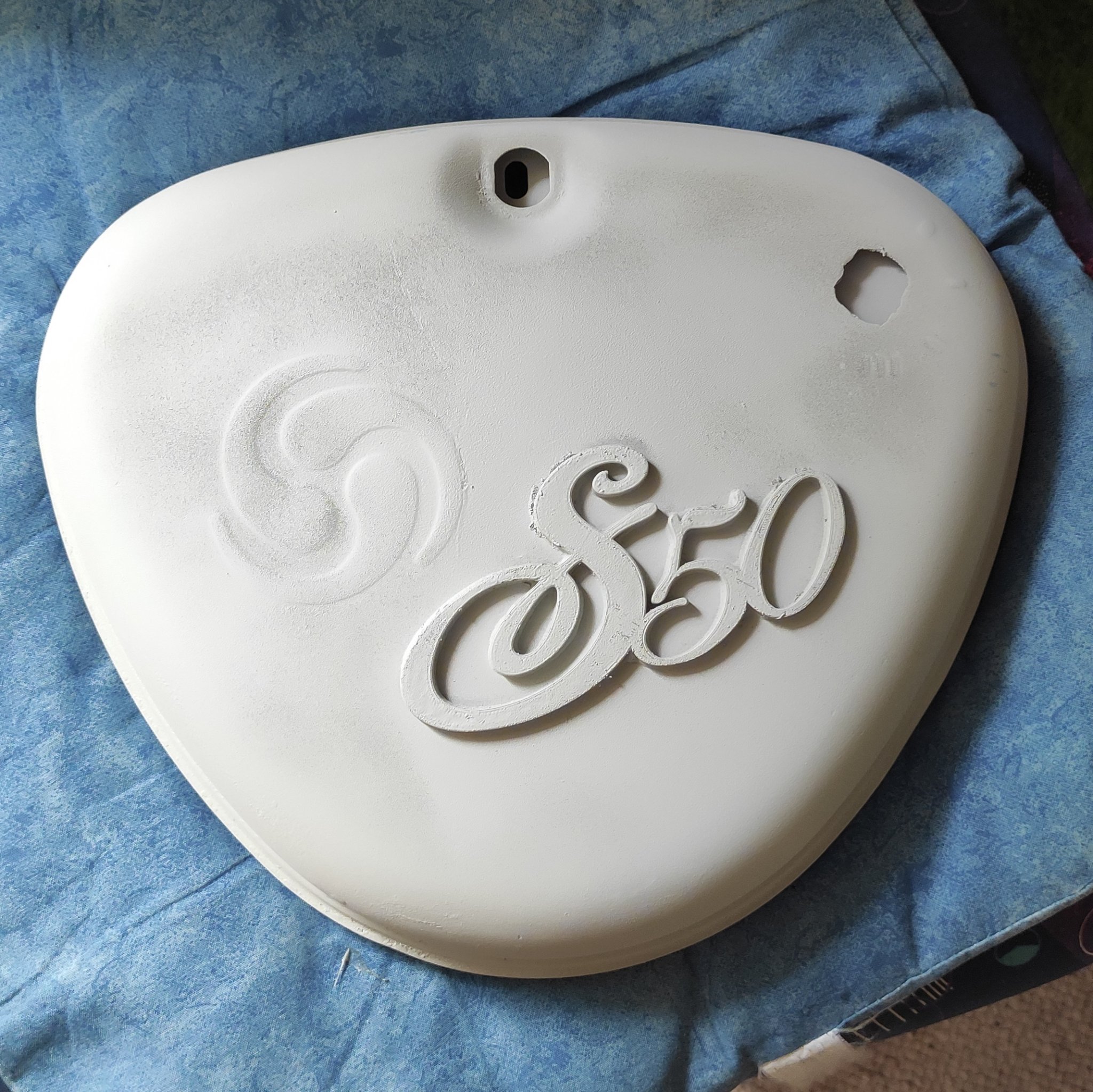 Chữ ký Simson cổ cho bình xăng hoặc nắp bên