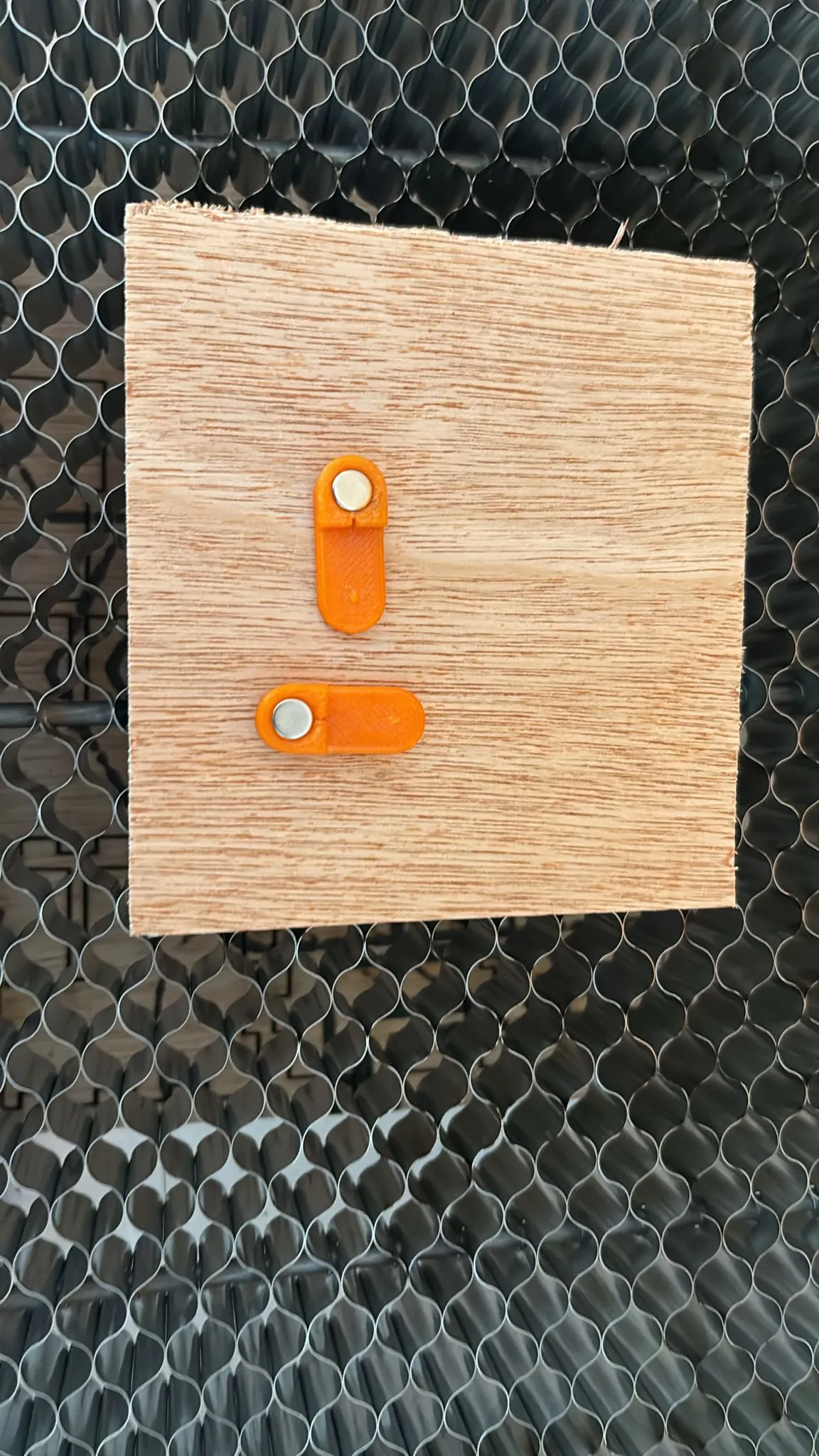 Chân đế nam châm tổ ong cho máy cắt laser