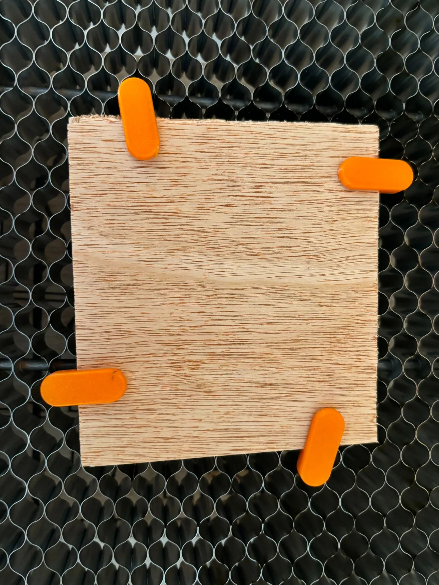 Chân đế nam châm tổ ong cho máy cắt laser