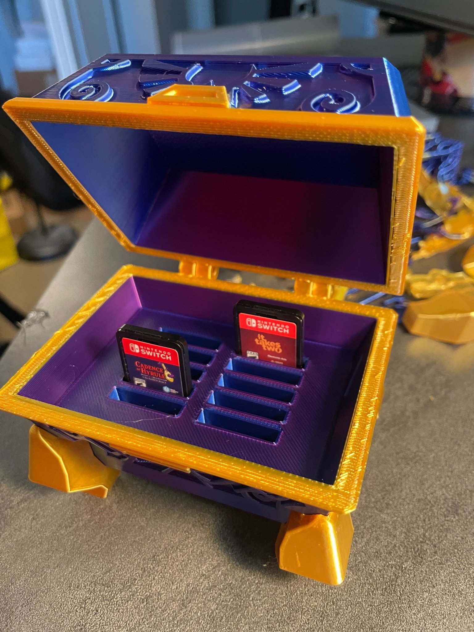 Hòm thần Zelda: Skyward Sword với giá đỡ cartridge Switch tháo rời