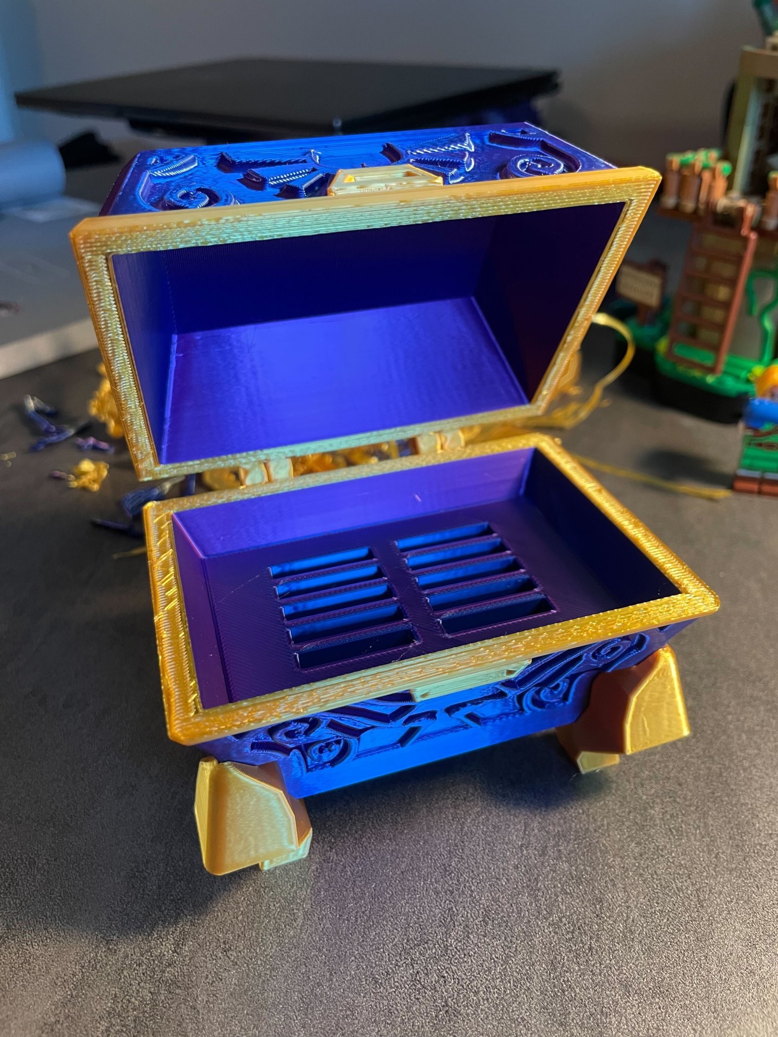 Hòm thần Zelda: Skyward Sword với giá đỡ cartridge Switch tháo rời