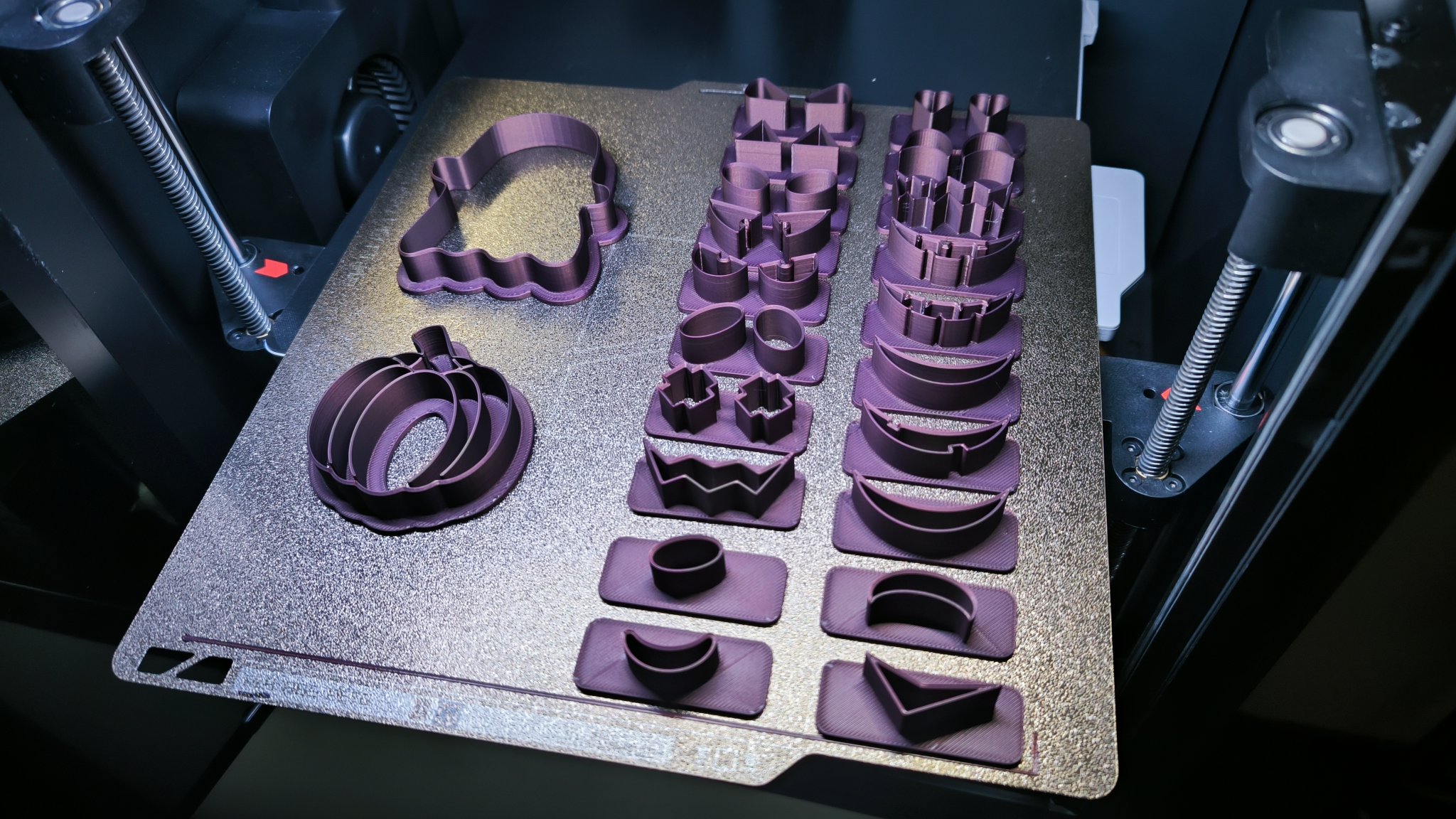 Cutter bánh quy hình ma và bí ngô cho Halloween