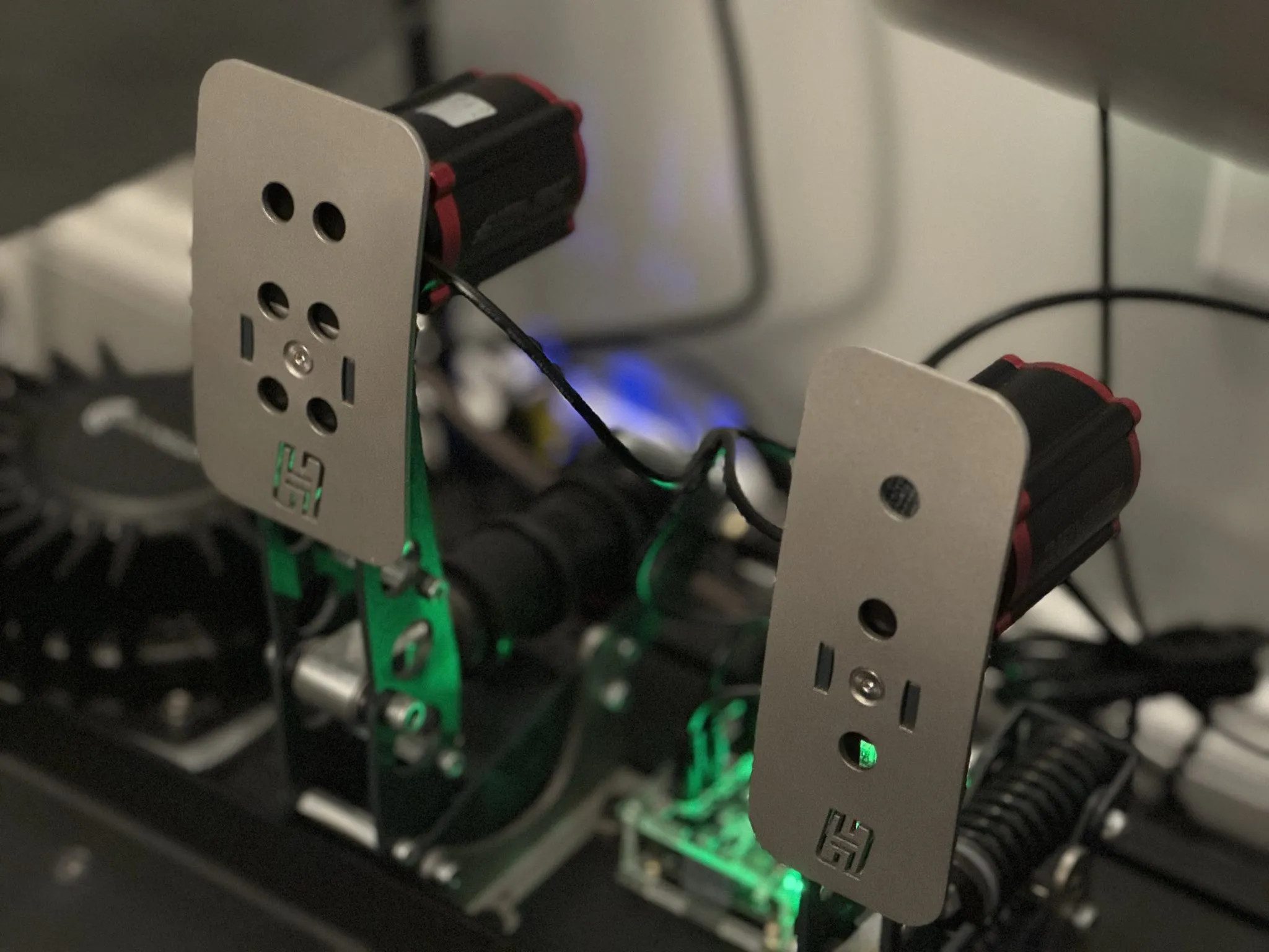 Bộ chuyển đổi Simagic P-HPR cho bàn đạp Heusinkveld Sprint