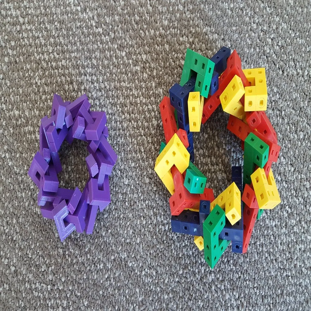 Torus Chalcraft từ các khối lập phương ghép lại