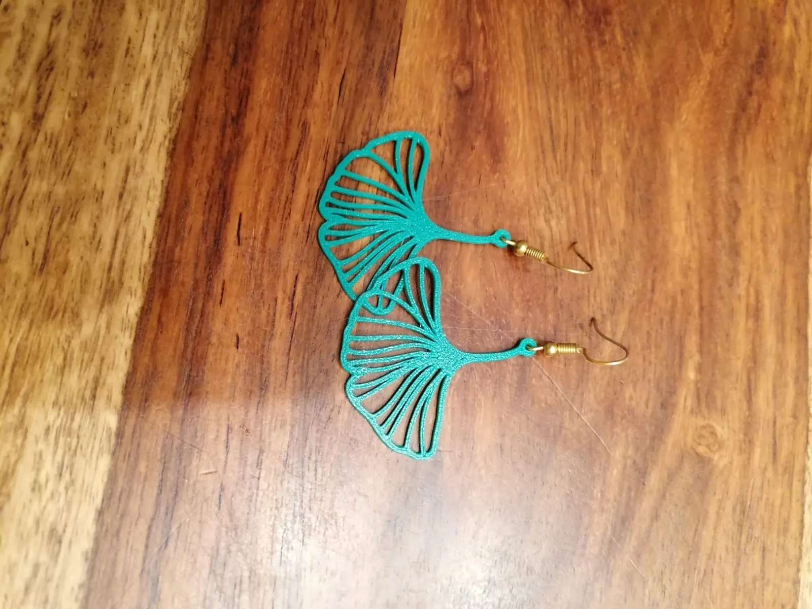 Bông tai hình lá ginkgo độc đáo