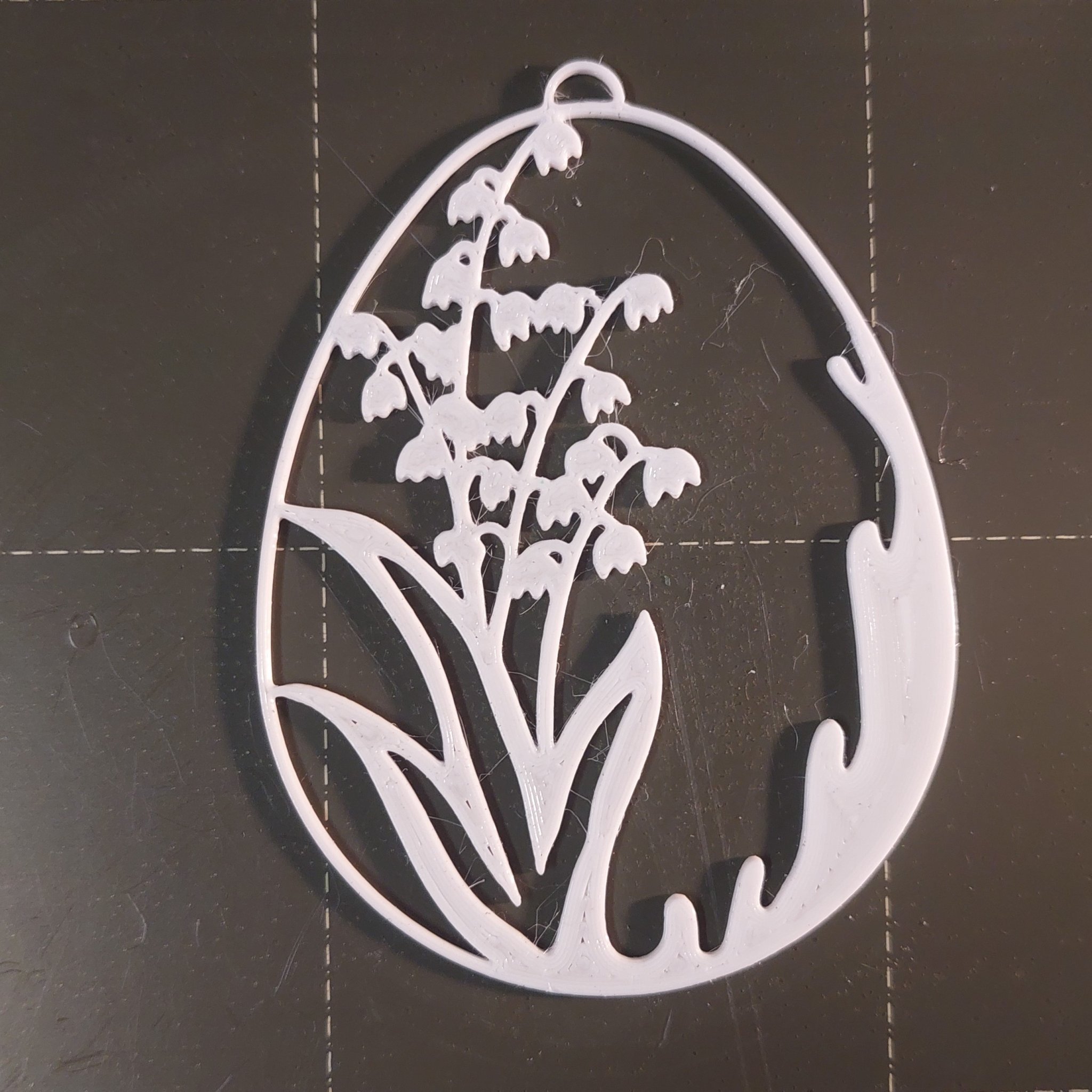 Trứng Phục Sinh với Hoa Chuông Nhạc