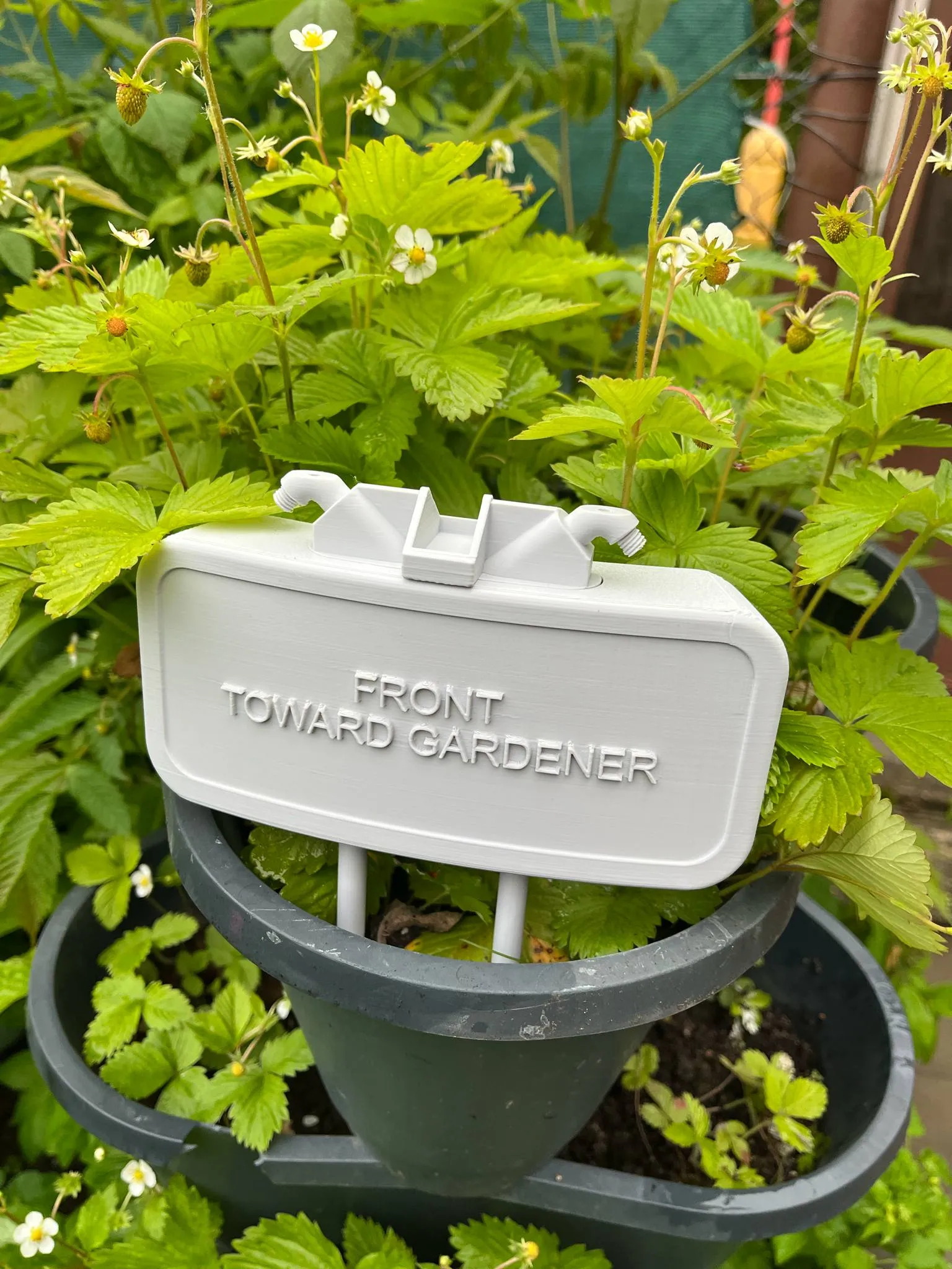 Mô hình bẫy tưới nước Claymore cho người làm vườn