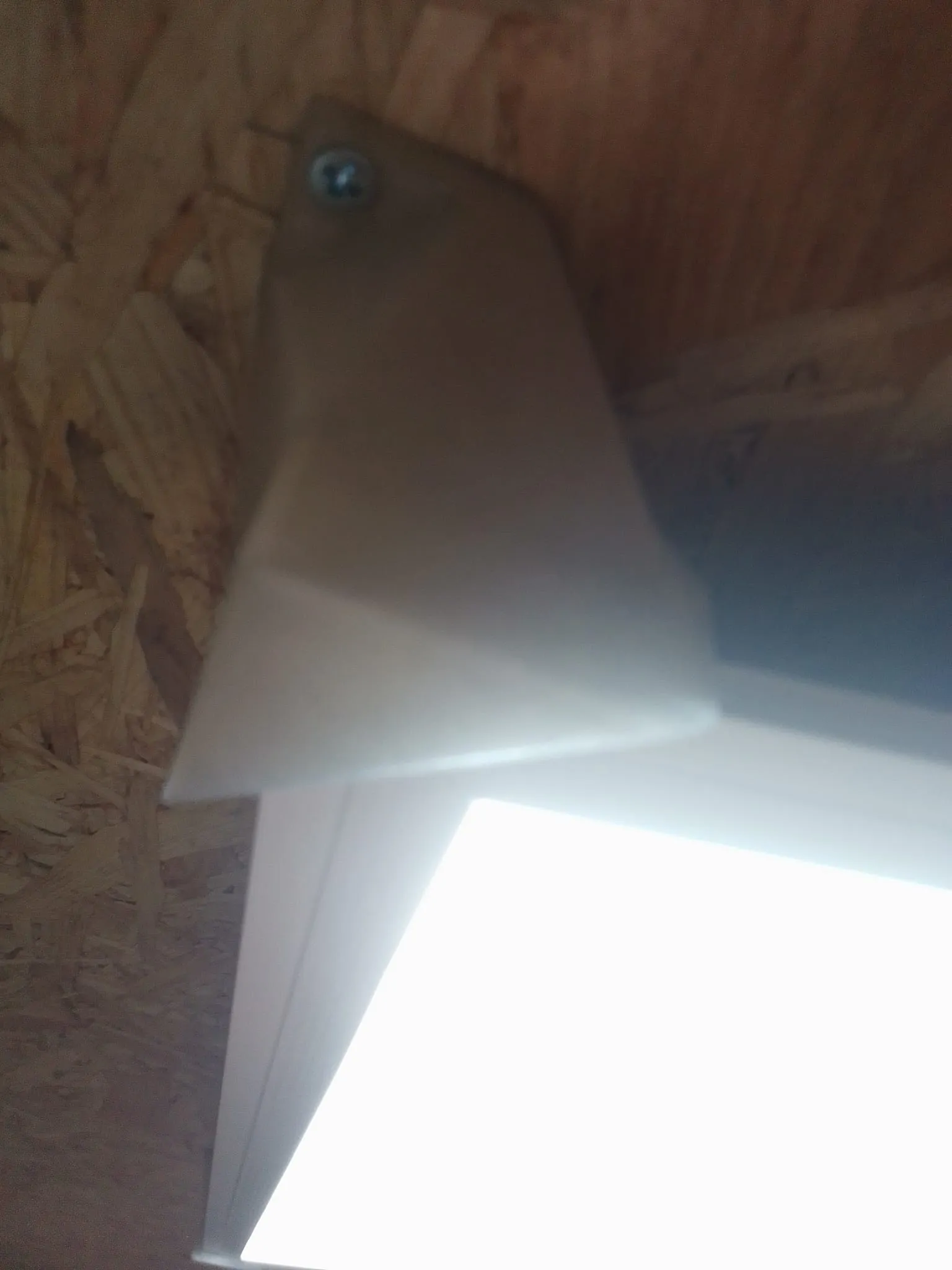 Giá đỡ cho tấm LED dày 8 mm