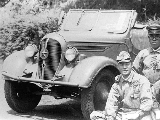 Xe quân sự LEGO Kurogane Type 95 từ Nhật Bản