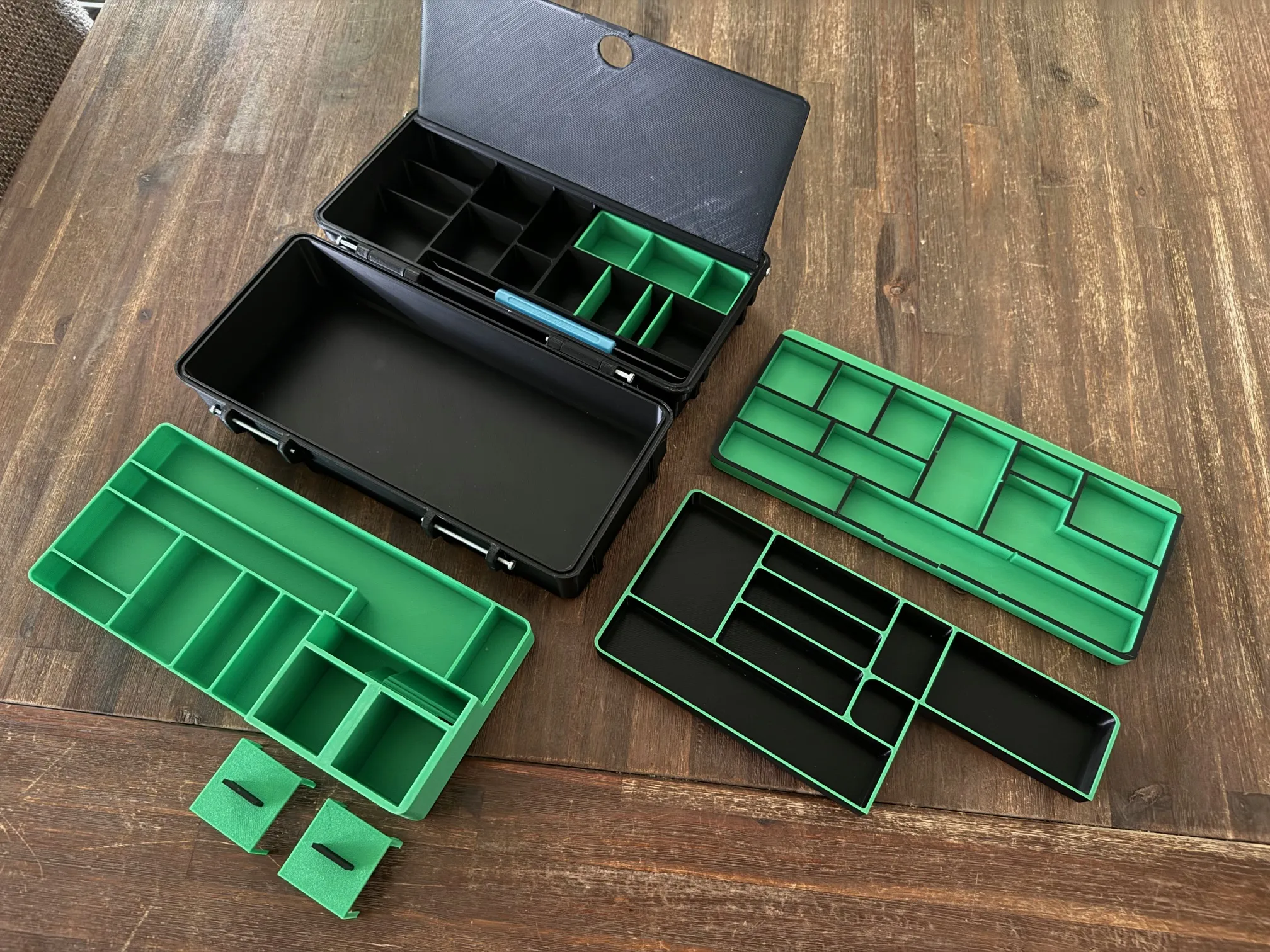 Hộp dụng cụ chắc chắn được mở rộng kích thước