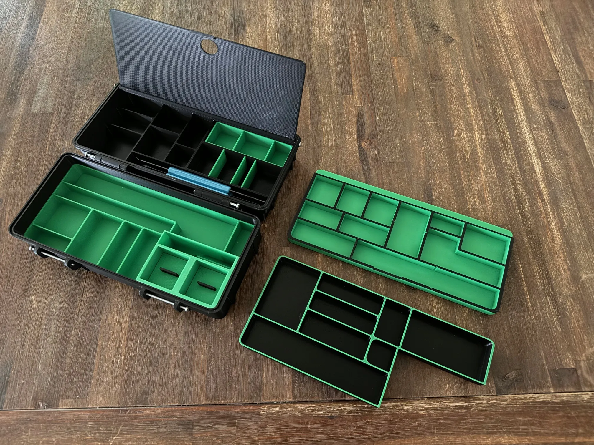 Hộp dụng cụ chắc chắn được mở rộng kích thước