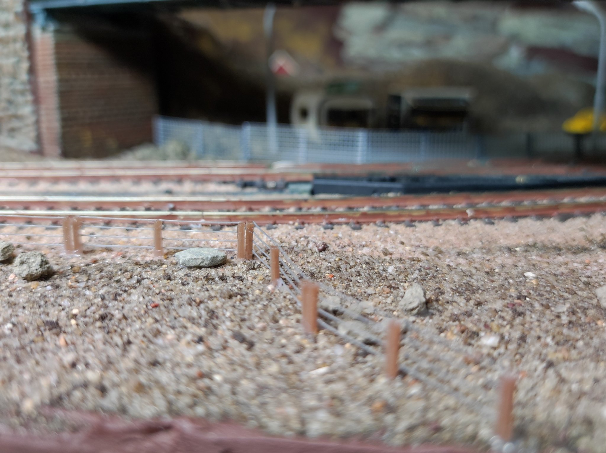 Hàng rào đồng cỏ quy mô N cho mô hình đường sắt