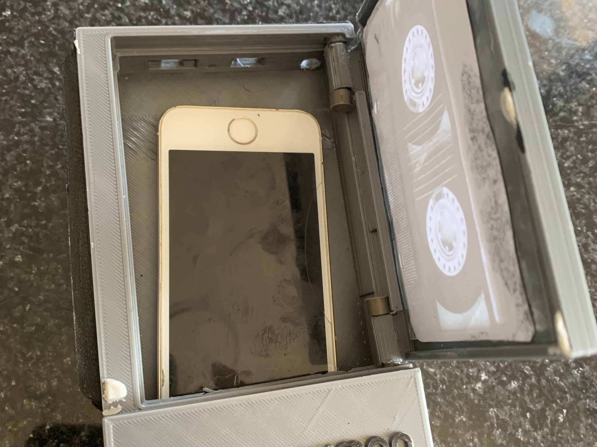 Walkman WM-8 của Max trong Stranger Things mùa 4