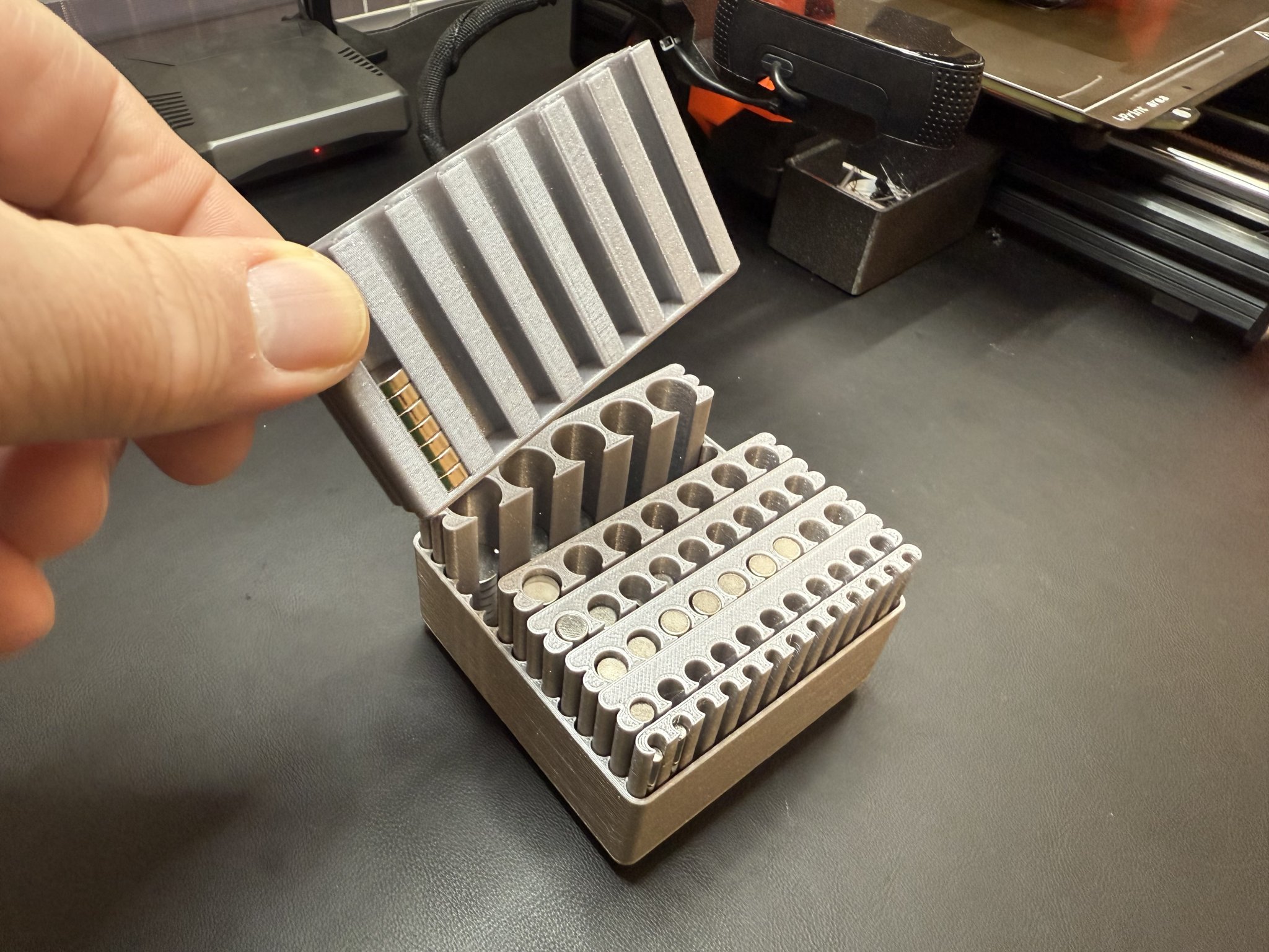 Hệ thống lưu trữ nam châm mô-đun Gridfinity