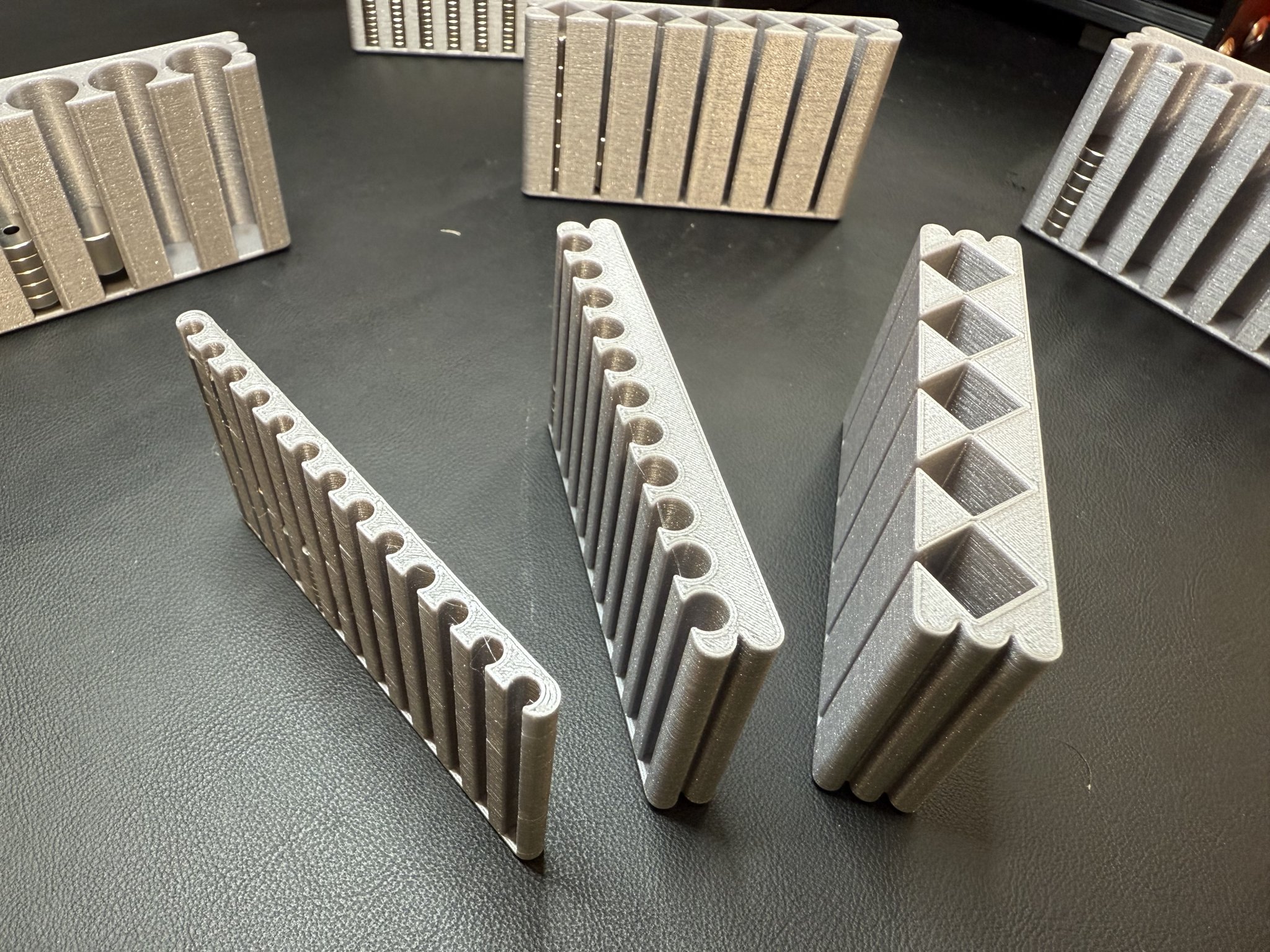 Hệ thống lưu trữ nam châm mô-đun Gridfinity