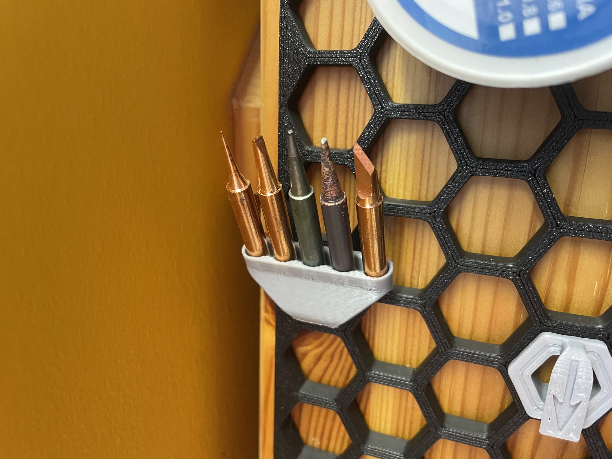 Giá đỡ cho 5 đầu hàn tương thích với tường lưu trữ tổ on...