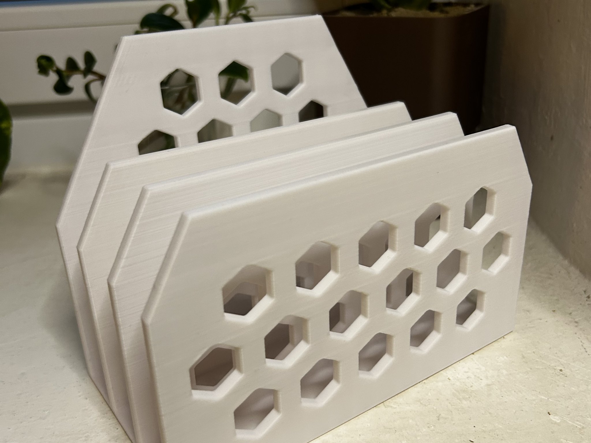 Giá đỡ bàn làm việc kiểu tổ ong cho giấy tờ và tài liệu