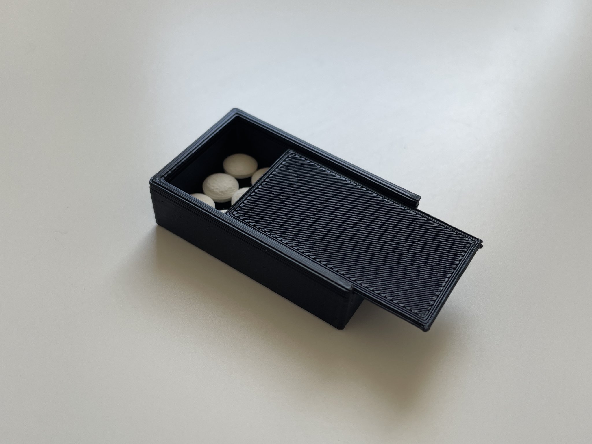 Hộp đựng thuốc nhỏ cho viên lactose tiện lợi