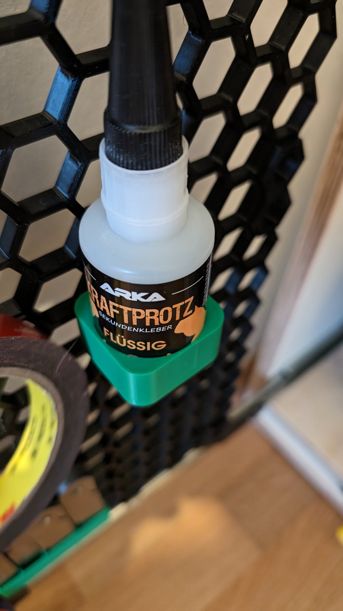 Giá đỡ tổ ong cho chai keo dán