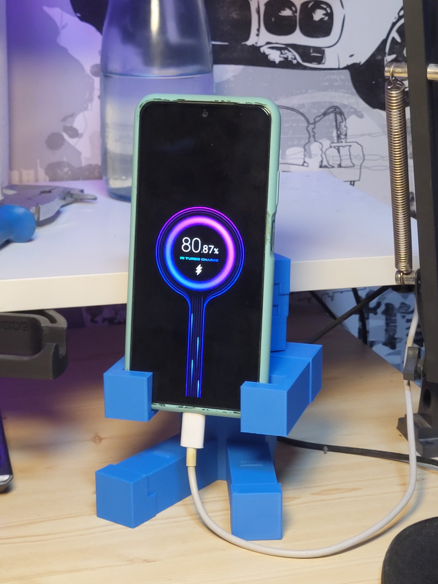 Giá đỡ điện thoại Steve trong thế giới Minecraft